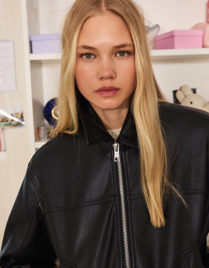 Cazadora efecto pel-Negro