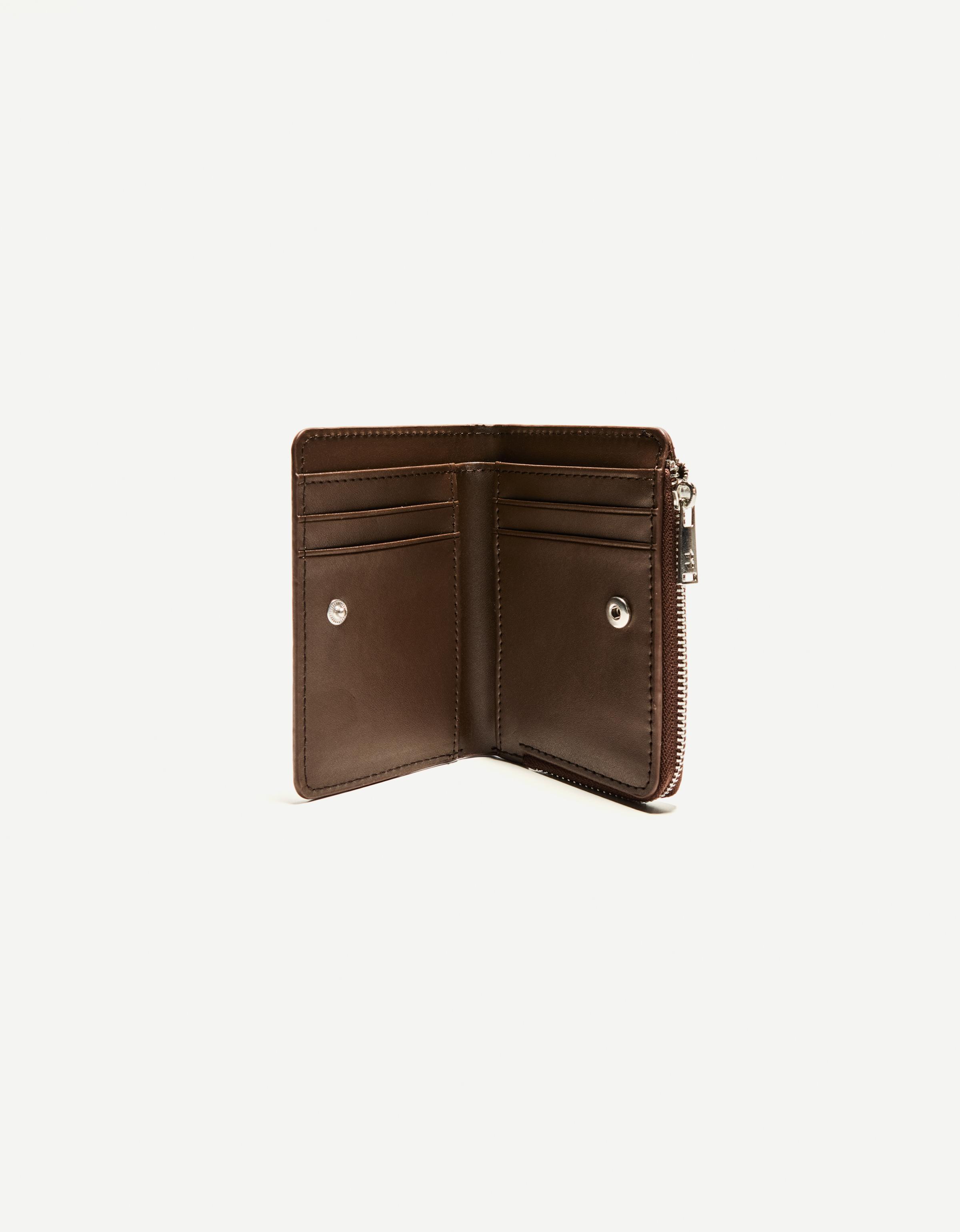 Textured zip purse — Brown