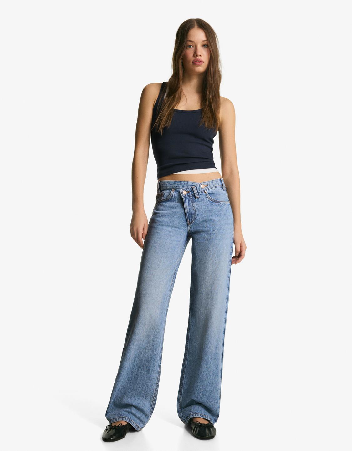 Wide-leg crossover waist jeans