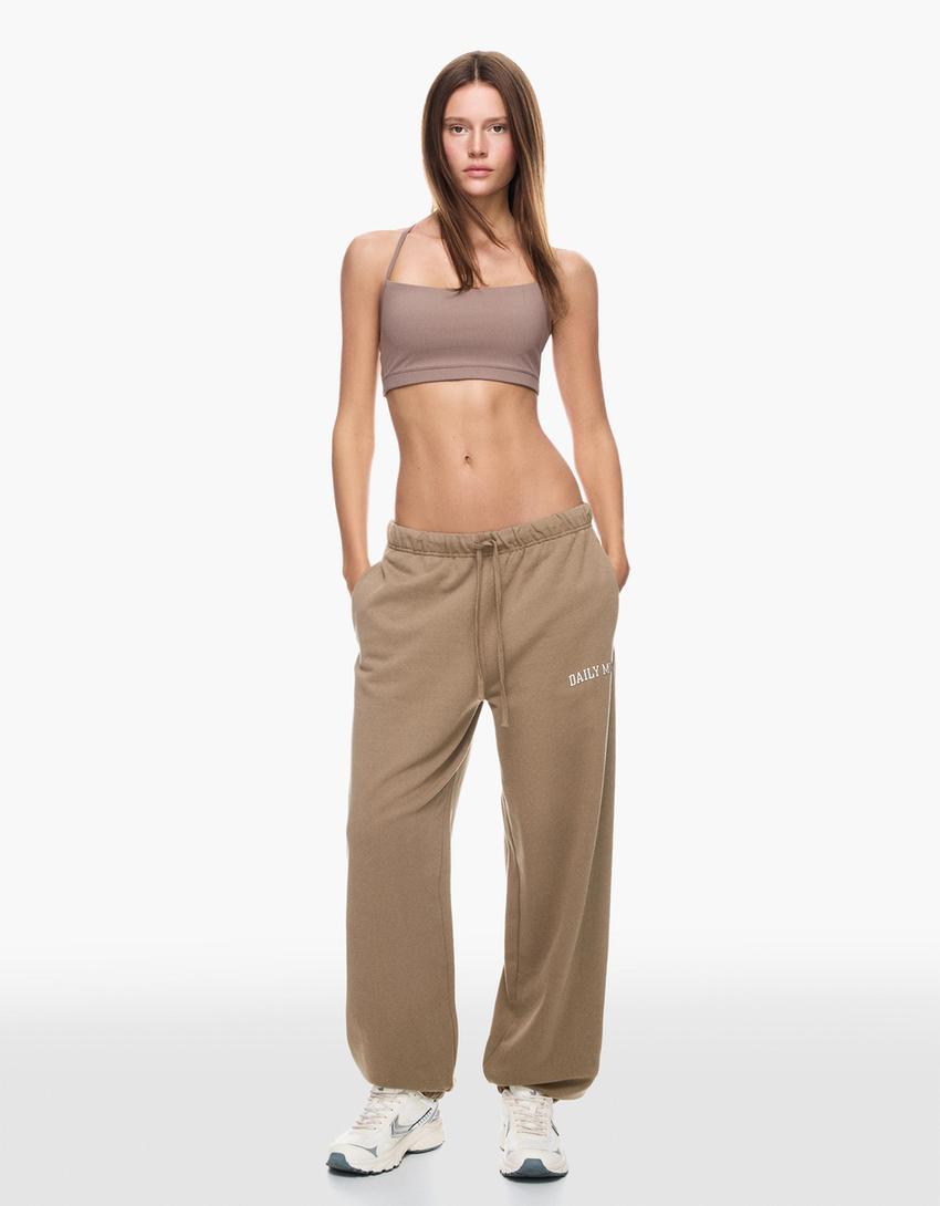 Pantaloni jogger in felpa ricamati-Camel-3