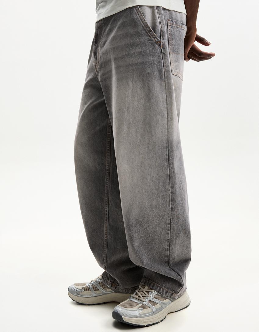Jeans skater fit efecto lavado-Gris