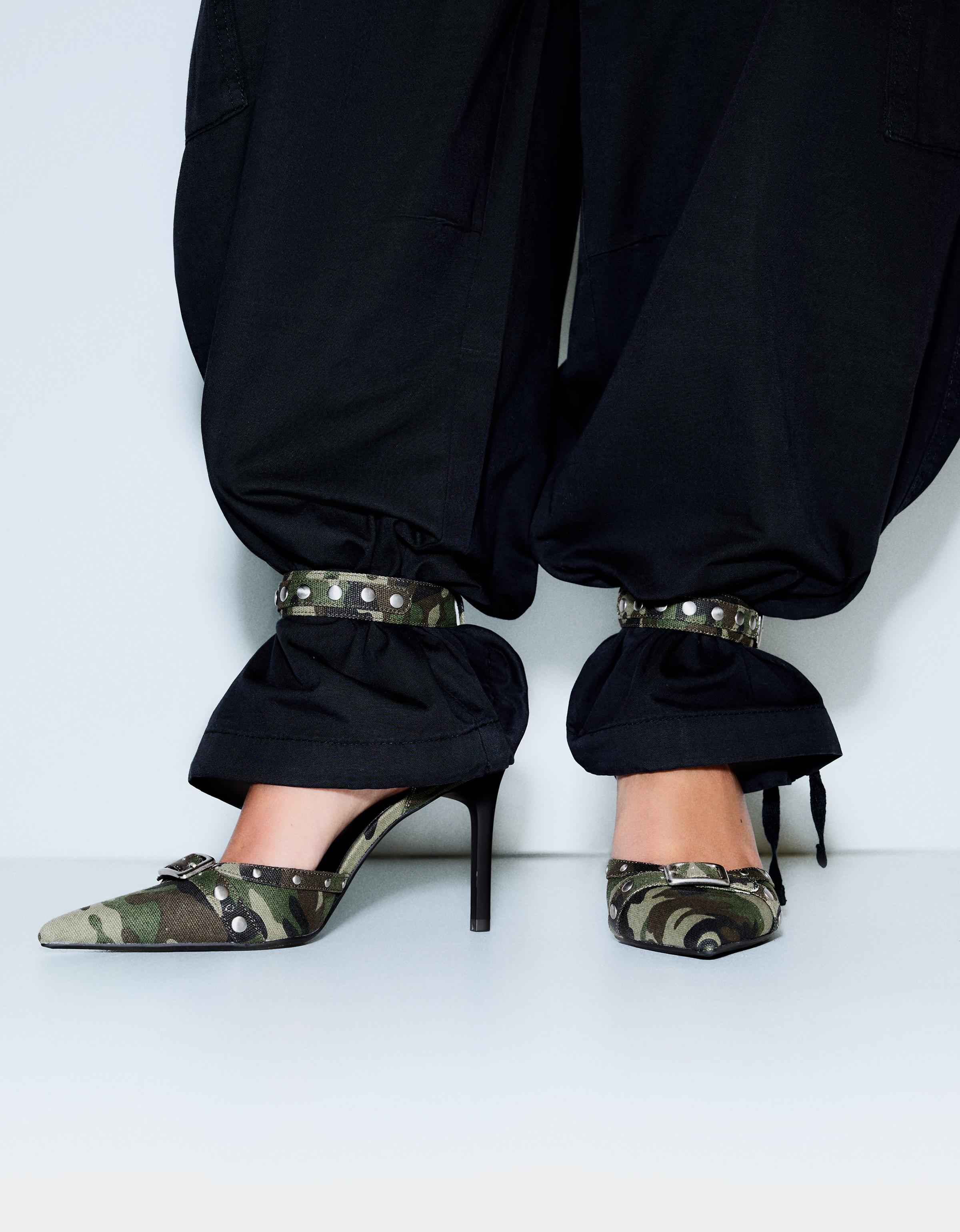 Ankle-strap heeled shoes with buckle detail — Camouflage