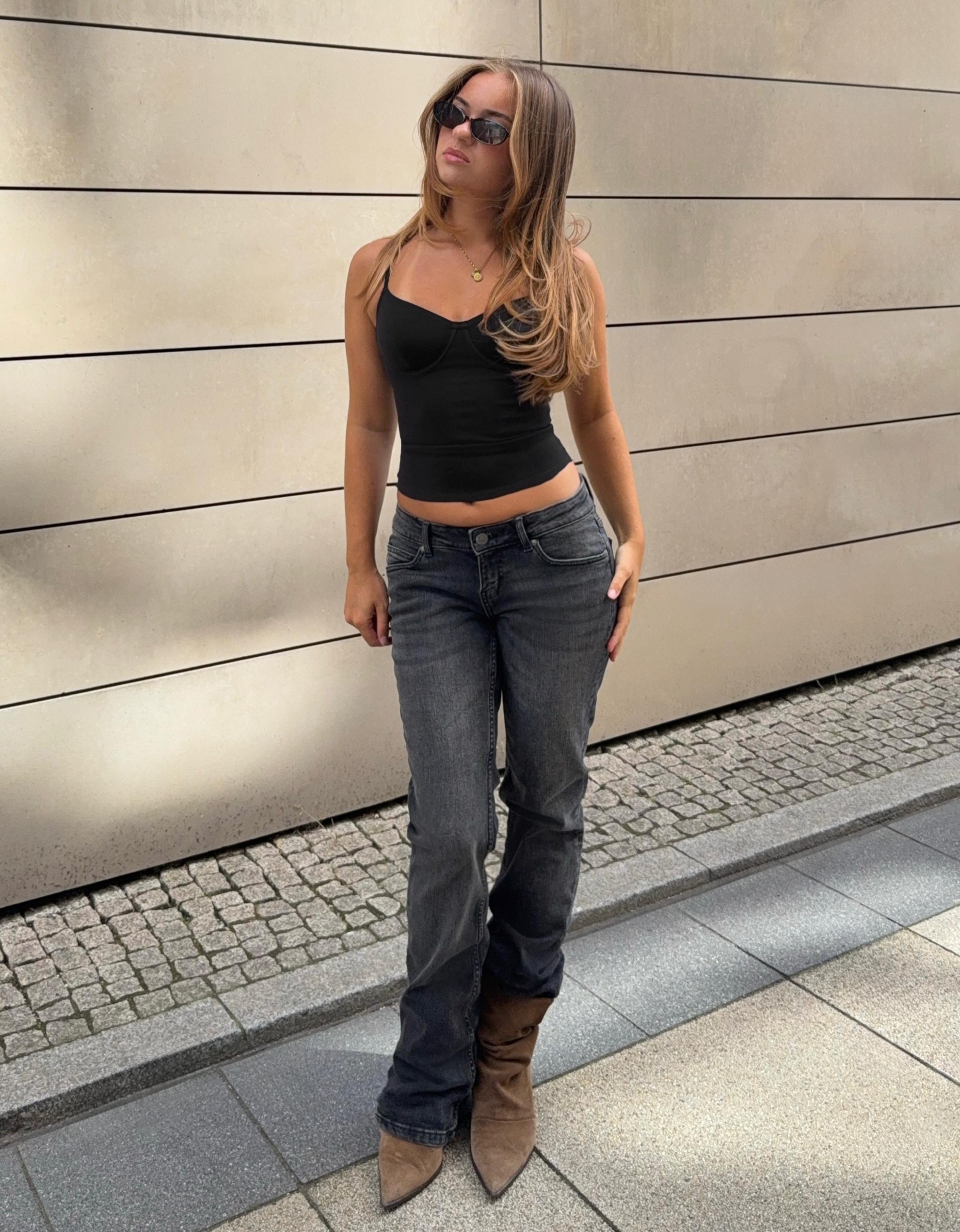 Low-rise slim fit boot-cut jeans — Black
