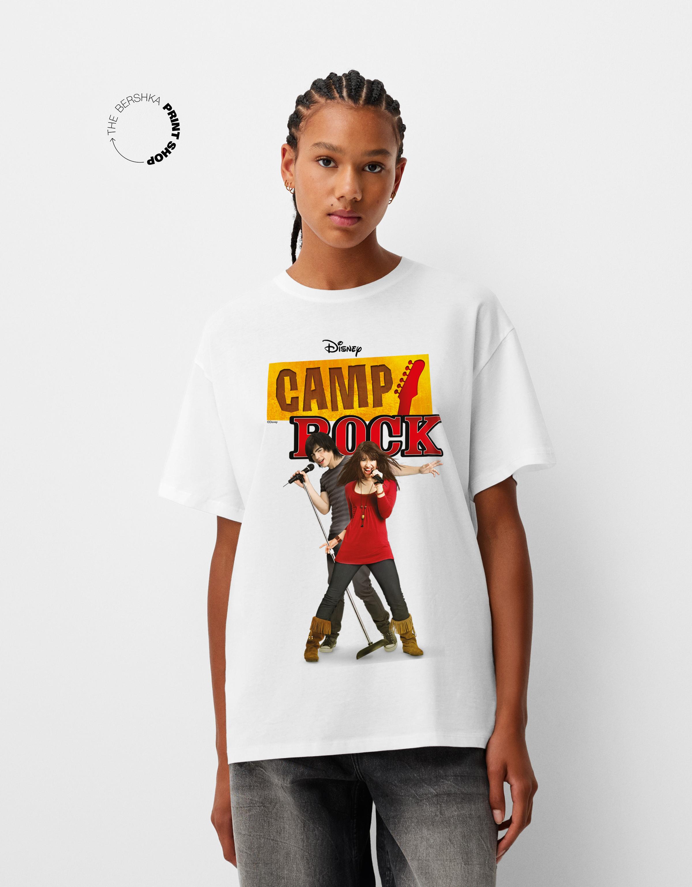 Bershka Oversize-T-Shirt Camp Rock Mit Kurzen Ärmeln Damen S Grbrochenes Weiss