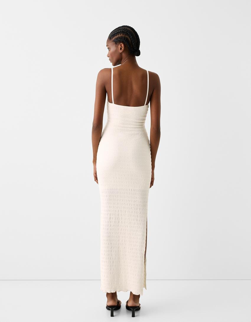 فستان ريفي متوسط الطول بحمالات وتفصيل ربطة-كريمي-2