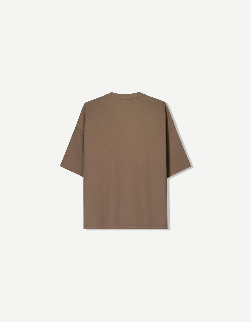 Textured short sleeve boxy fit T-shirt with embroidery-Brown