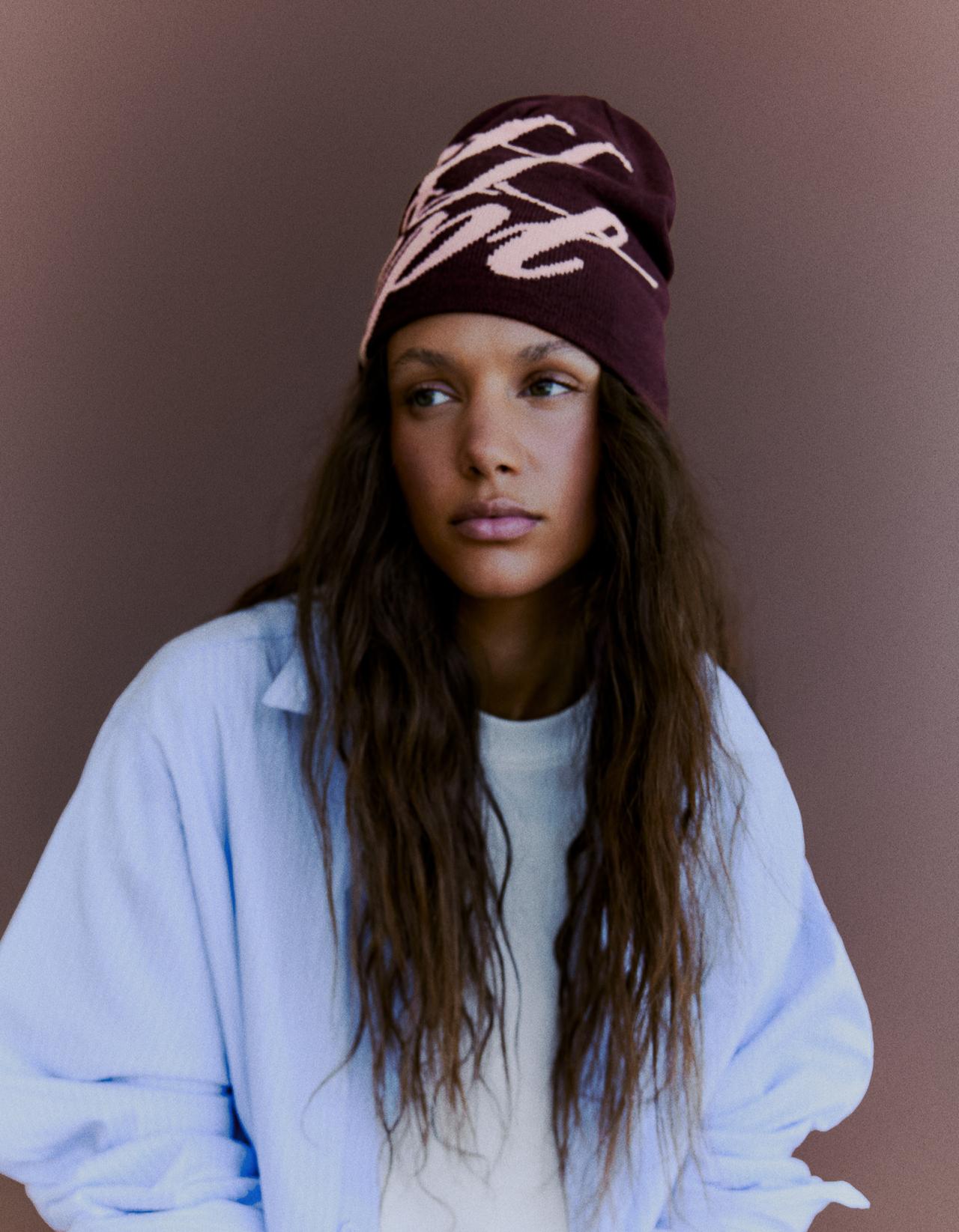 Graphic knit beanie — Burgundy