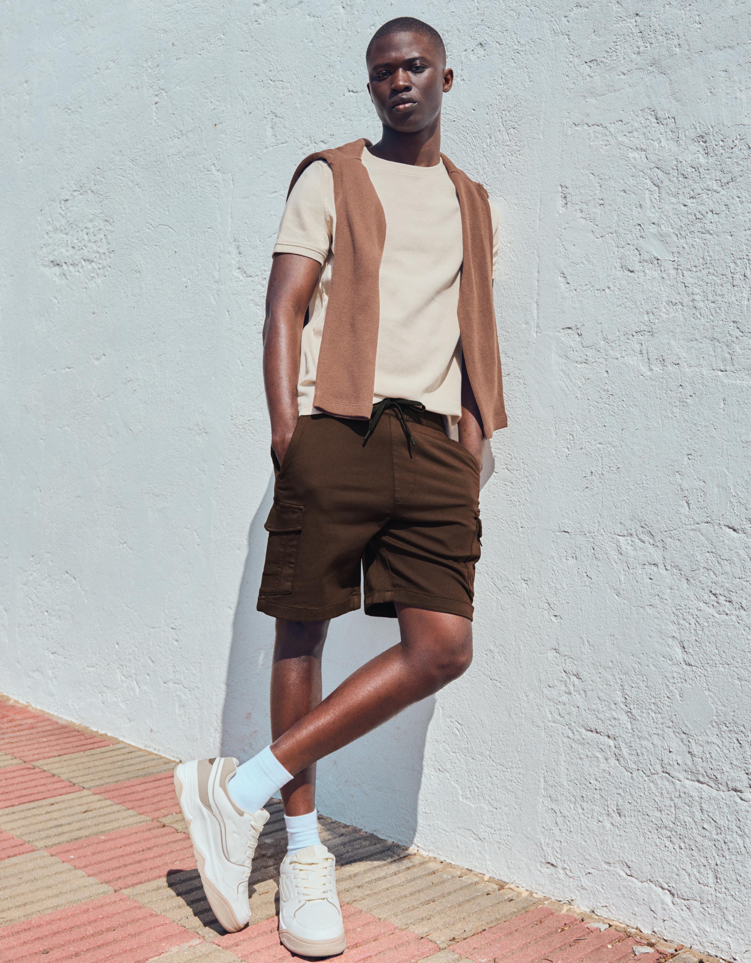 Regular fit cargo Bermuda shorts — Brown