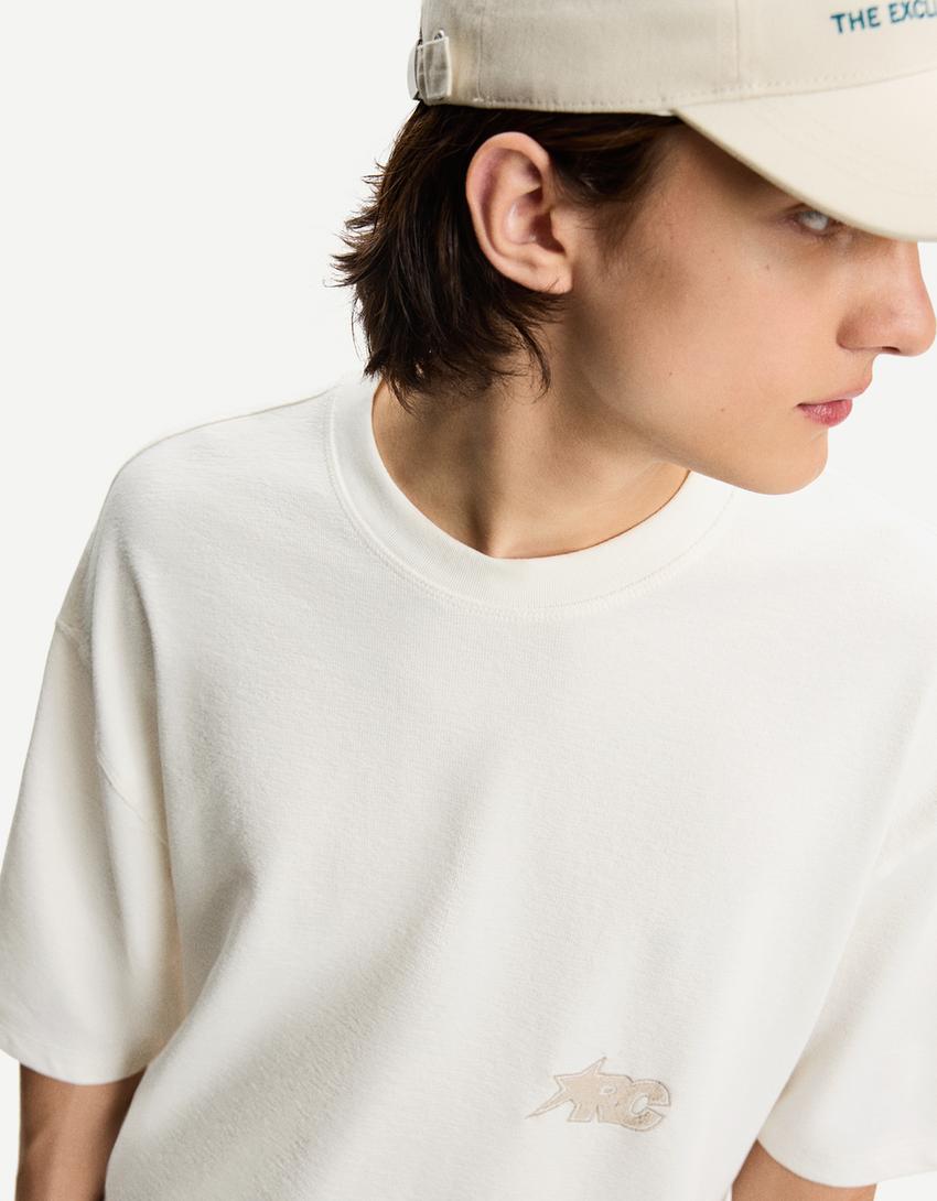 Textured short sleeve boxy fit T-shirt with embroidery-Off white