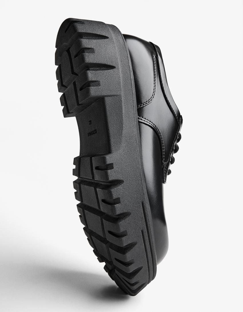 Pantof blucher cu talpă groasă-Negru