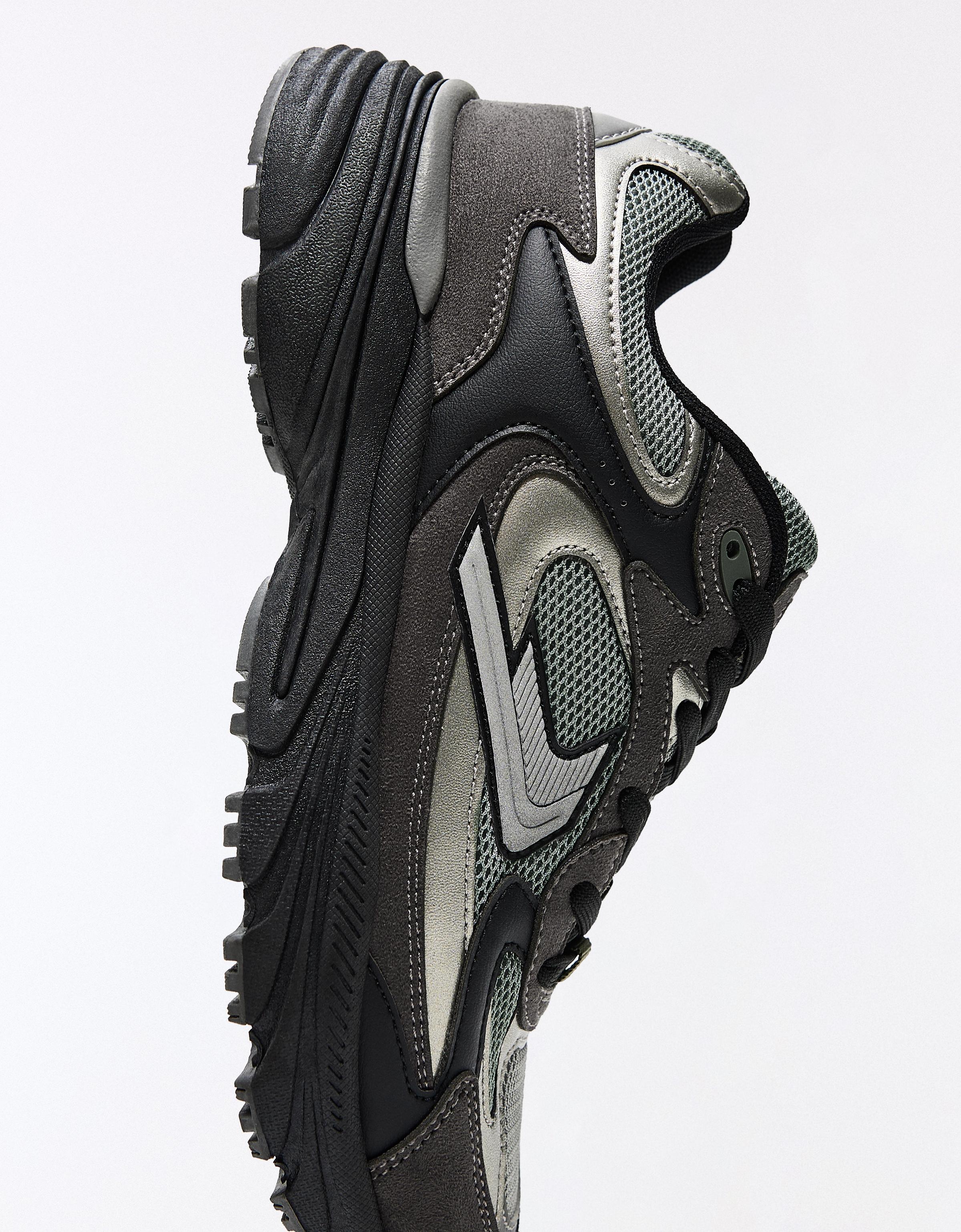 Multi-piece trainers — BLACK