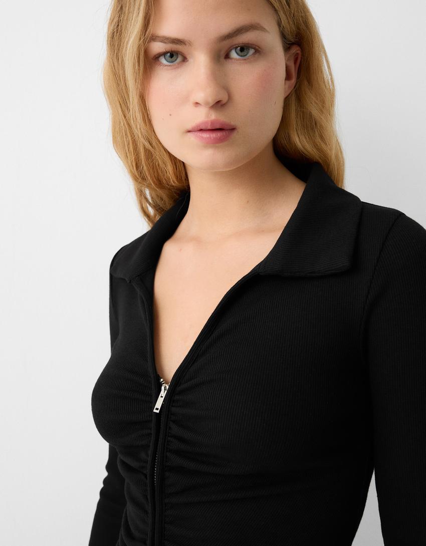 تيشرت بأكمام طويلة وياقة بولو وزمة وسحّاب-أسود-5