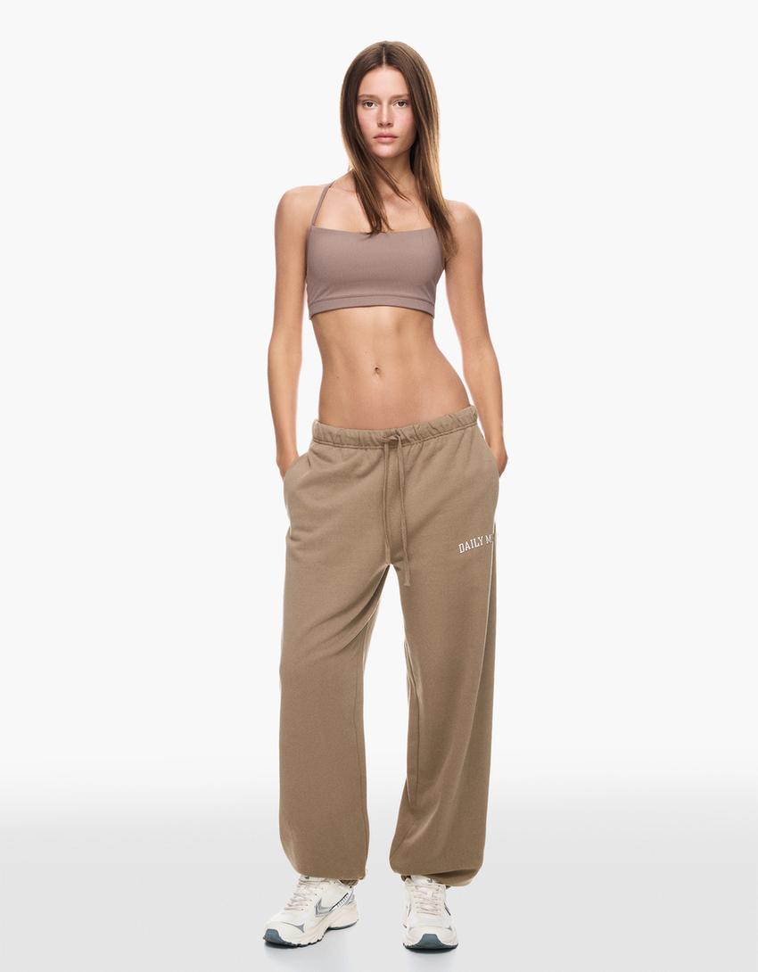 Pantaloni jogger in felpa ricamati-Camel-3
