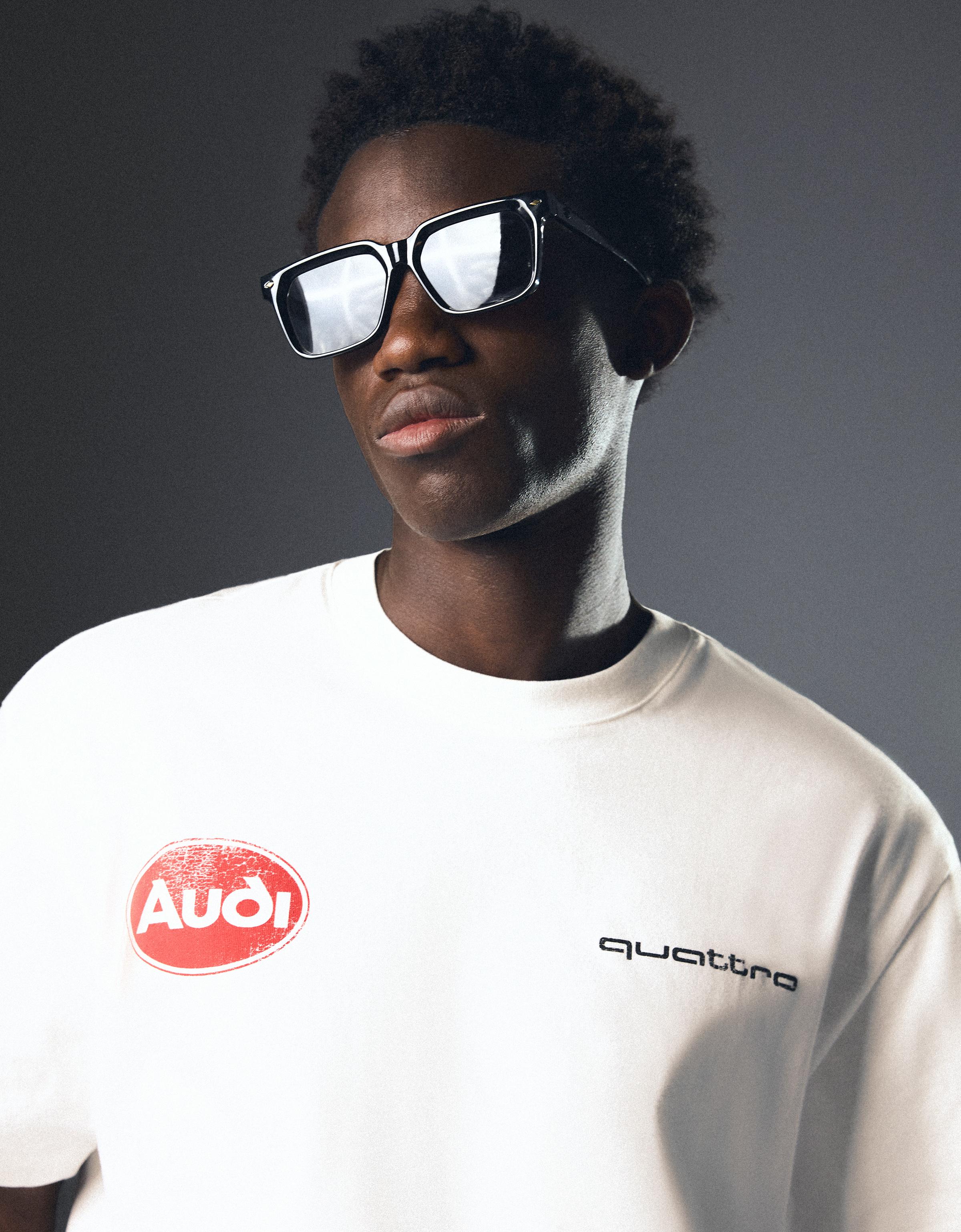 Relaxed fit T-shirt AUDI — Off white