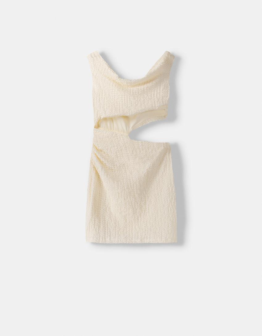 فستان قصير بأكتاف مكشوفة وفتحات-كريمي-5