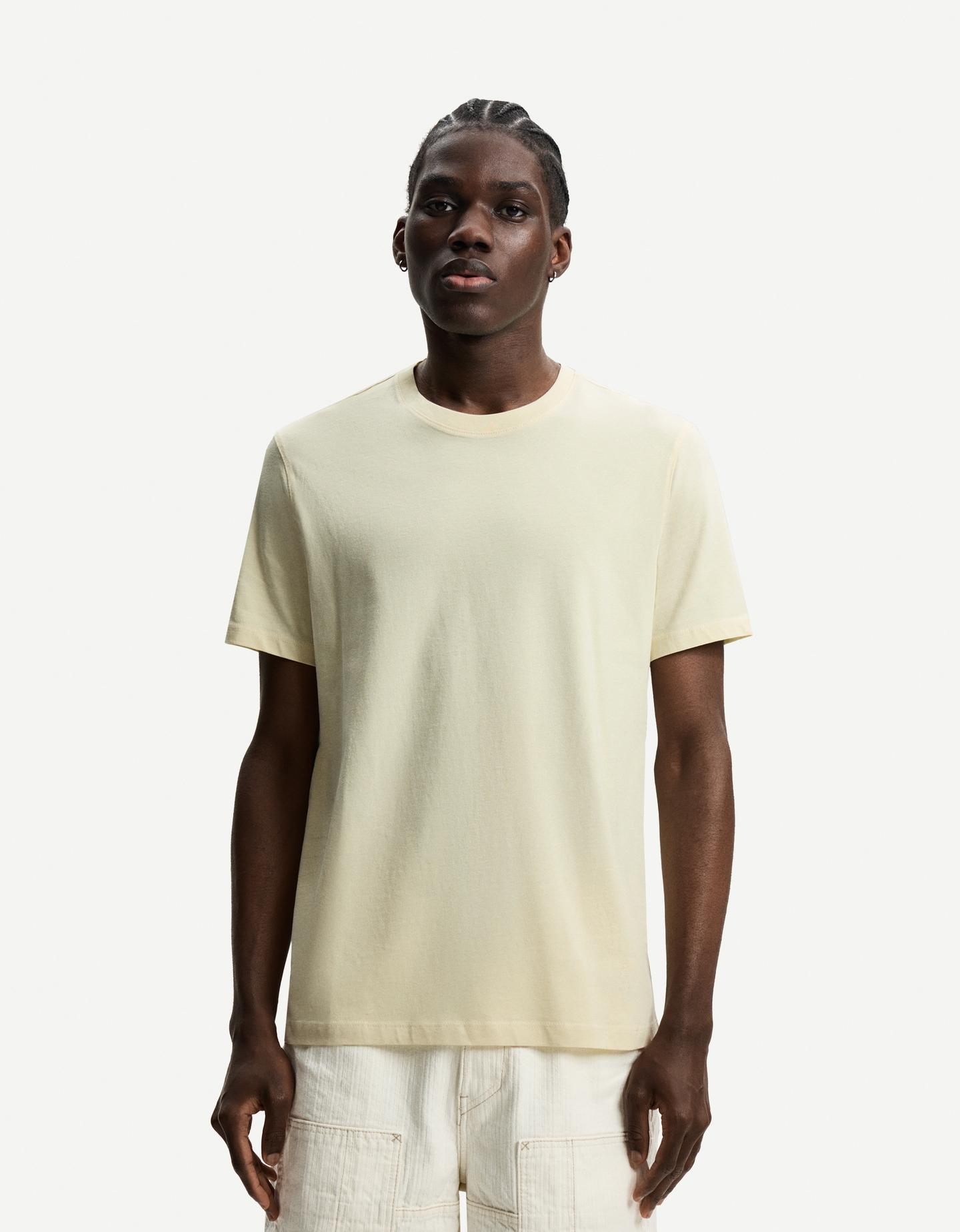 Bershka koszulka z krótkim rękawem z kolekcji basic żółty