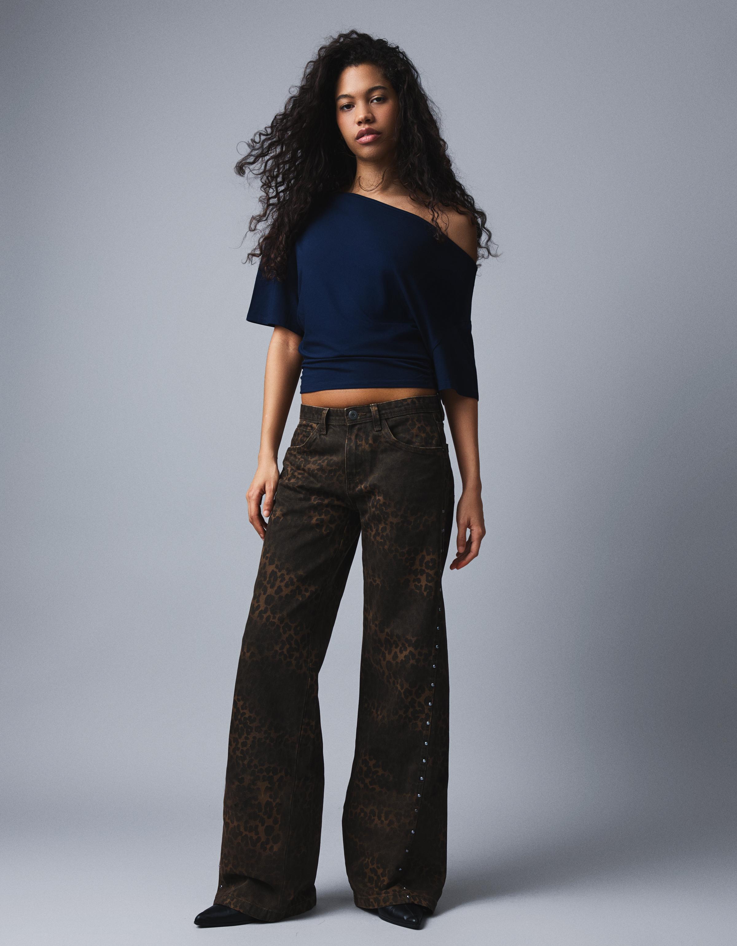 Bershka Asymmetrisches T-Shirt Mit Print Damen Xxs Marinenblau