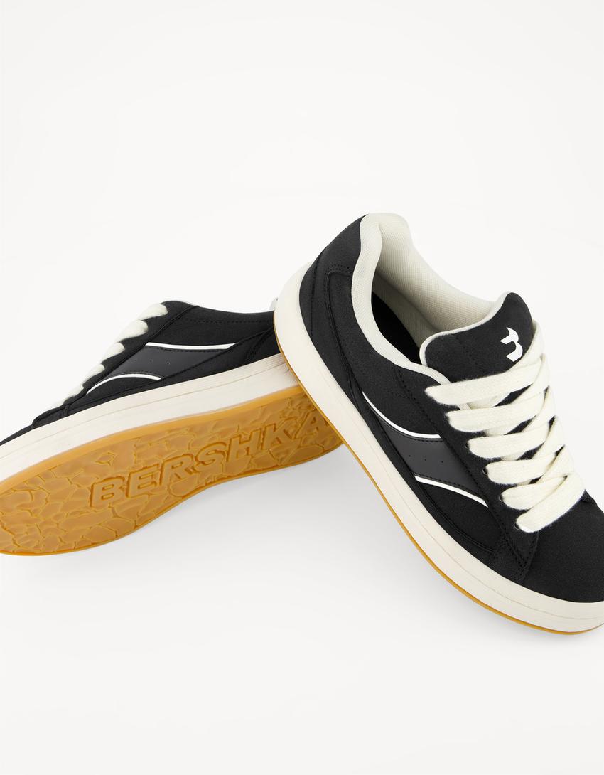 حذاء رياضي متزلج-أسود