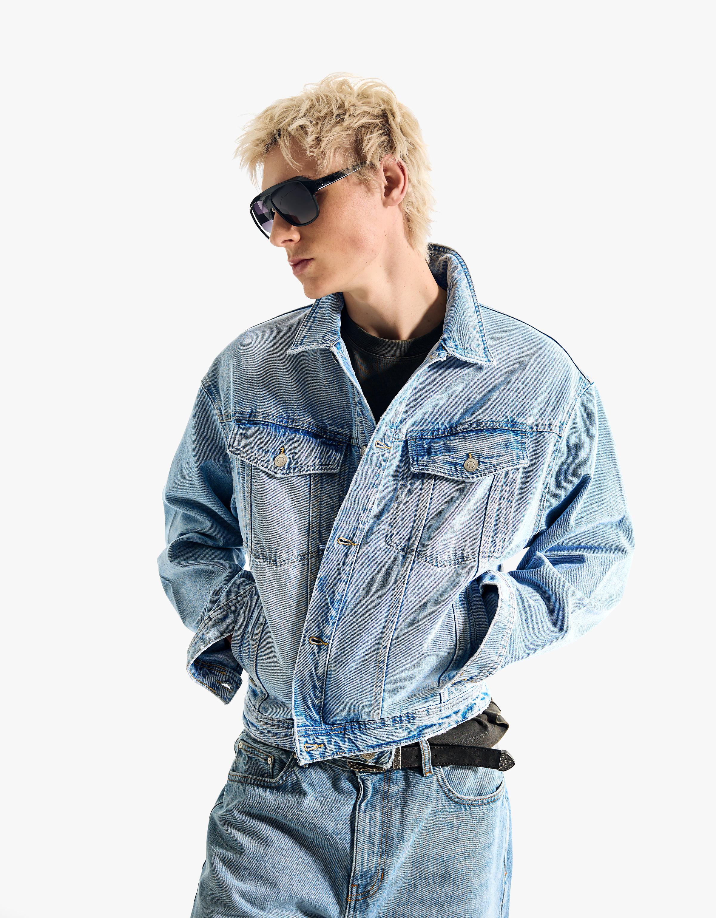 Denim jacket — Light blue