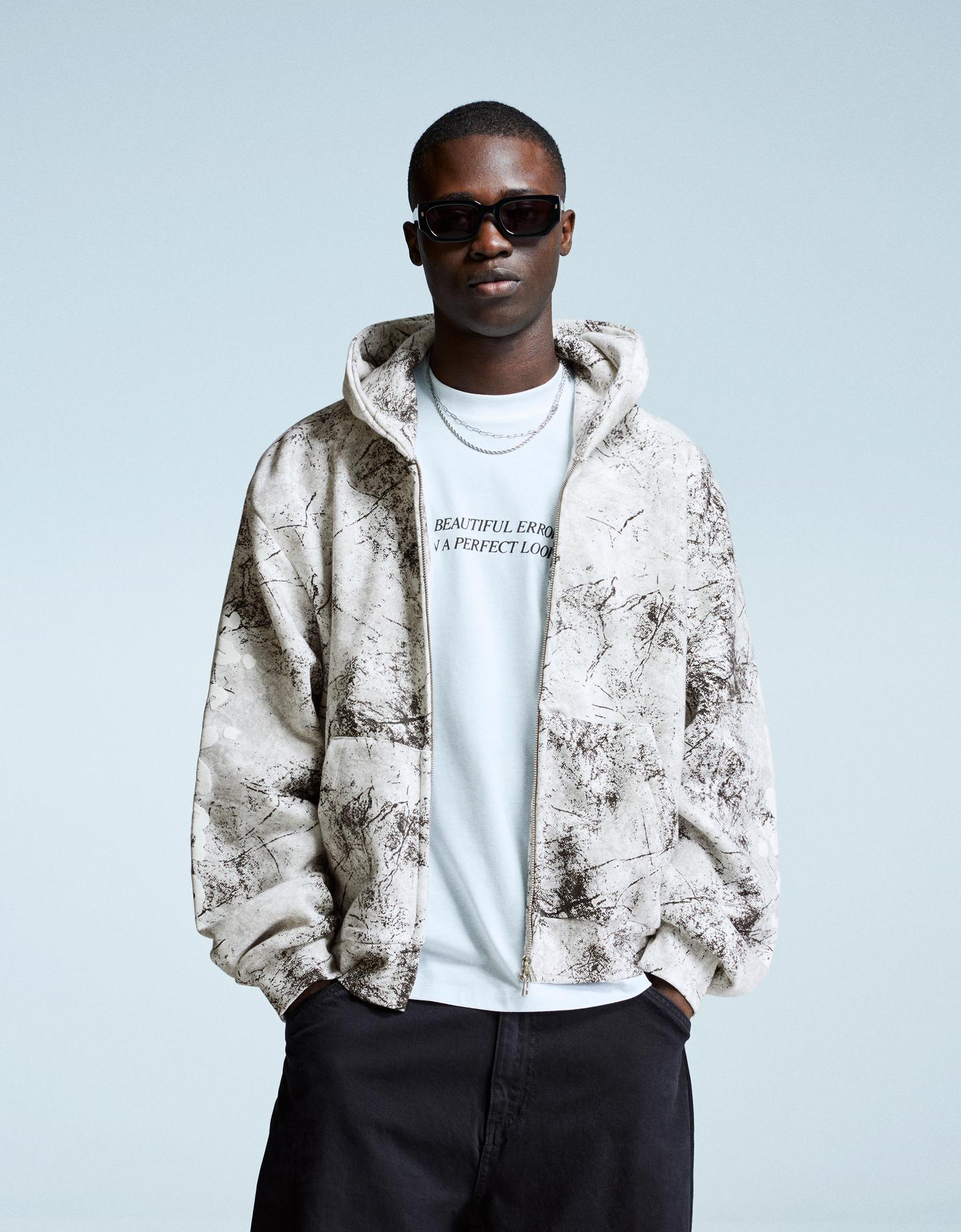 Bershka bluza z suwakiem o krótszym kroju i nadrukiem szary