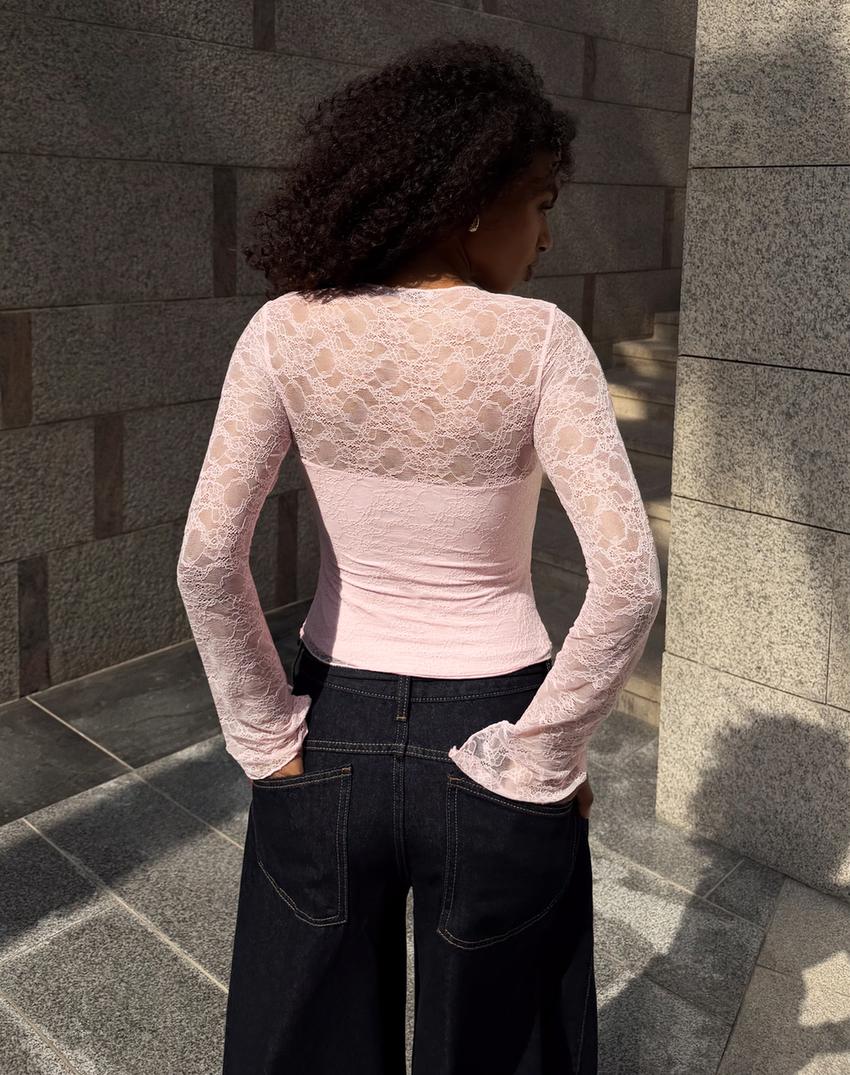 تيشرت دانتيل بأكمام طويلة-زهري