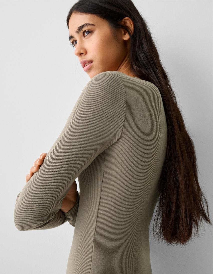 فستان ميدي محاك ومضلع بأكمام طويلة وياقة بوت-كاكي-5