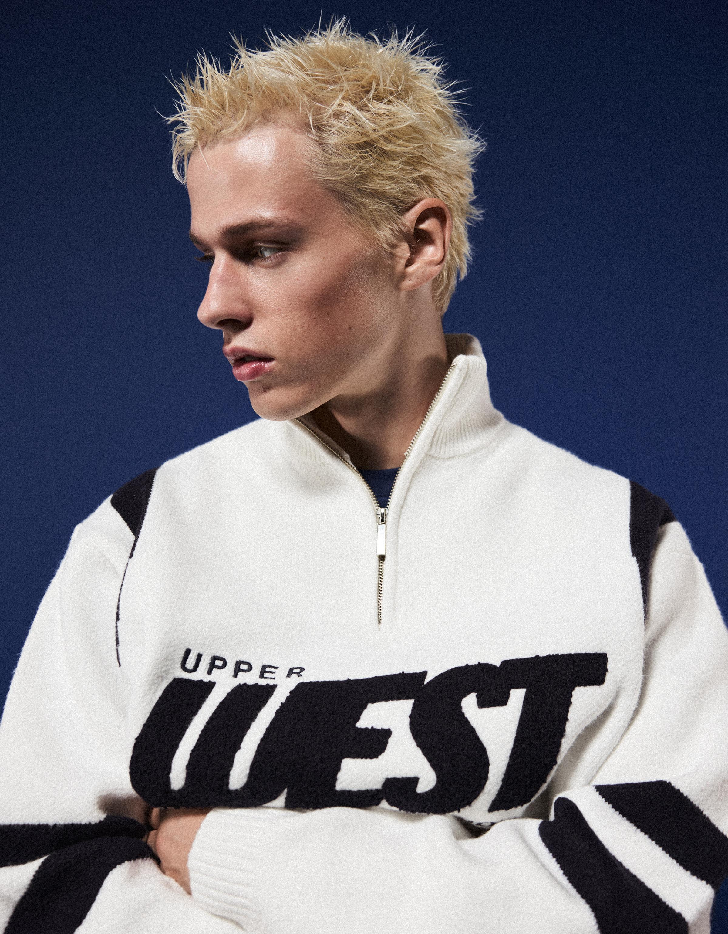 Bershka Grafik desenli yarım fermuarlı kazak görsel 5