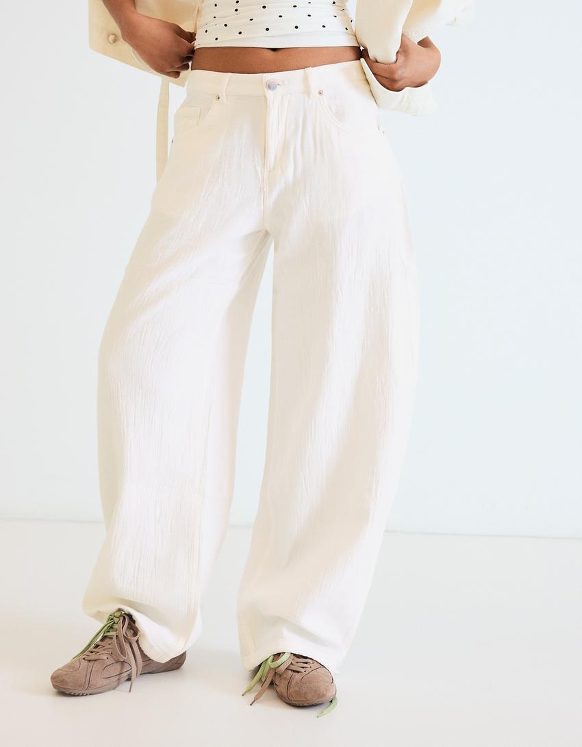 Low-rise wide-leg balloon jeans-Cream