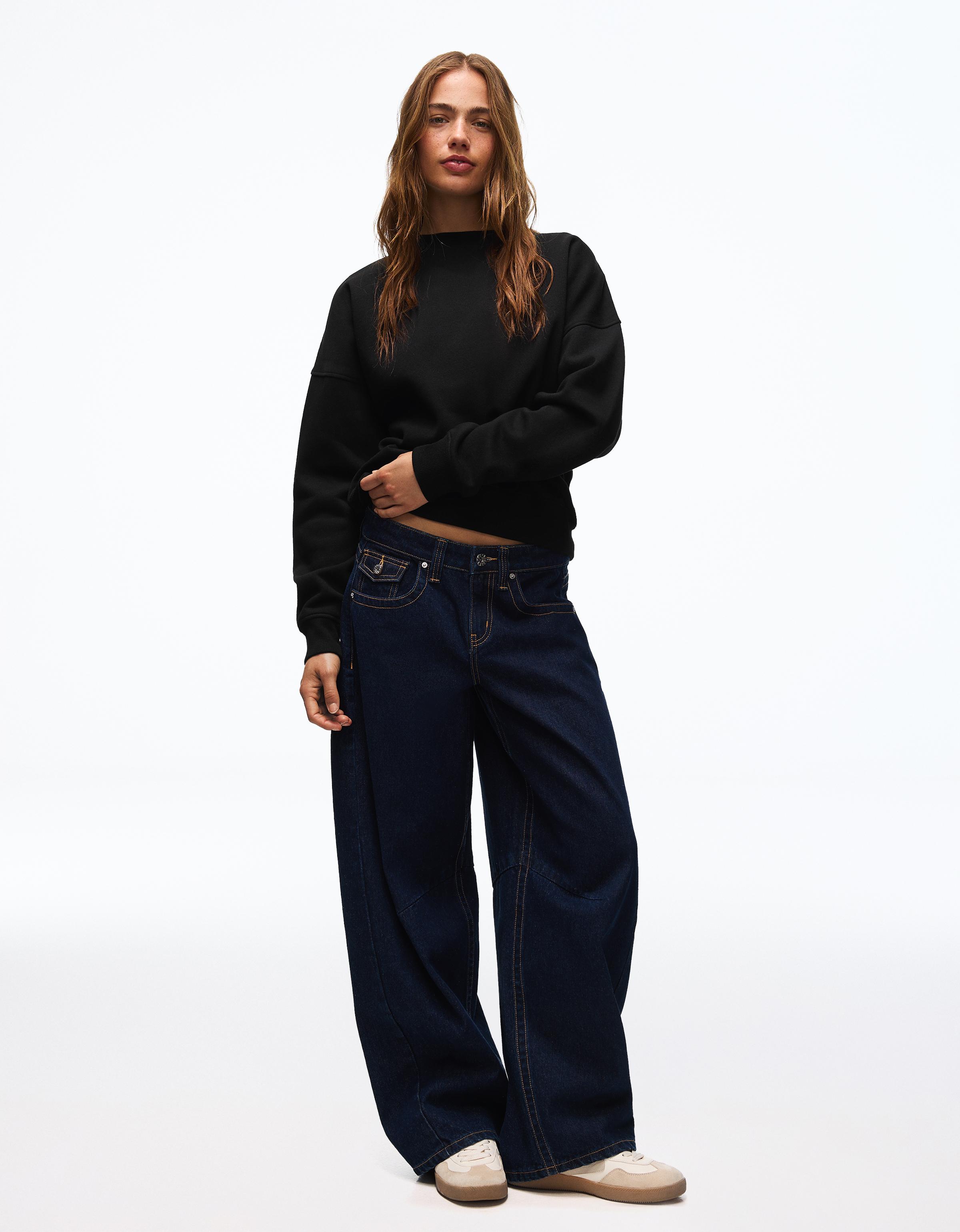 Round neck sweatshirt — Black