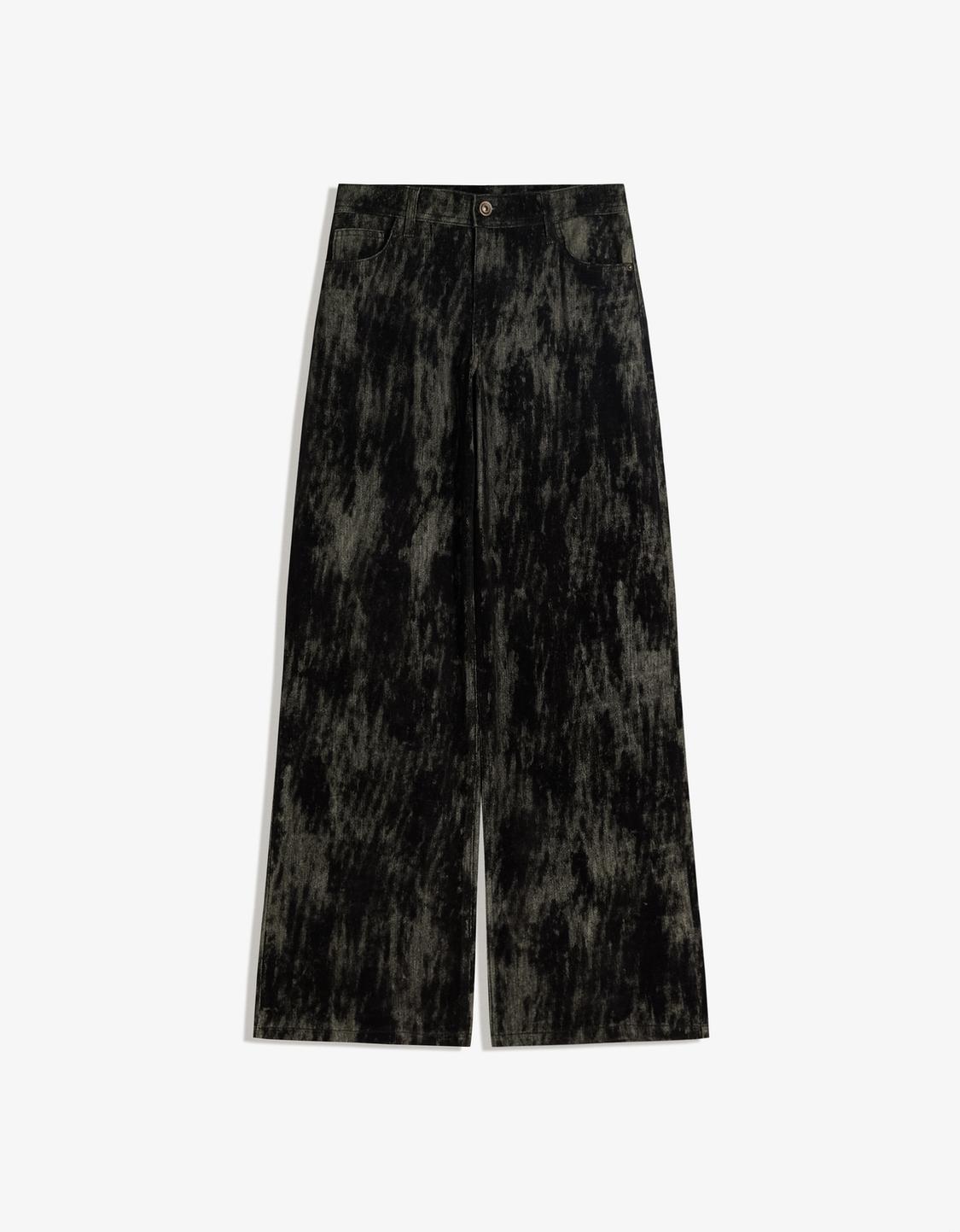 Baggy trousers
