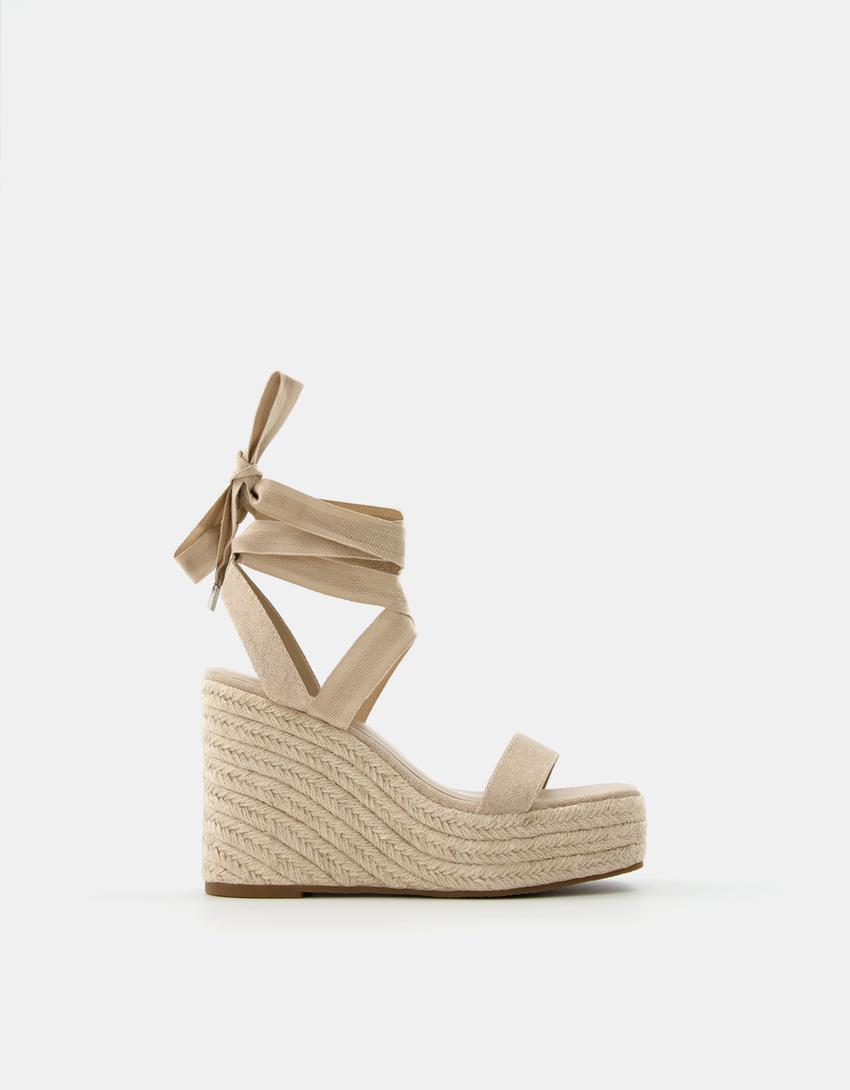 Bağcıklı ve jüt dolgu topuklu ayakkabı-EKRU-5