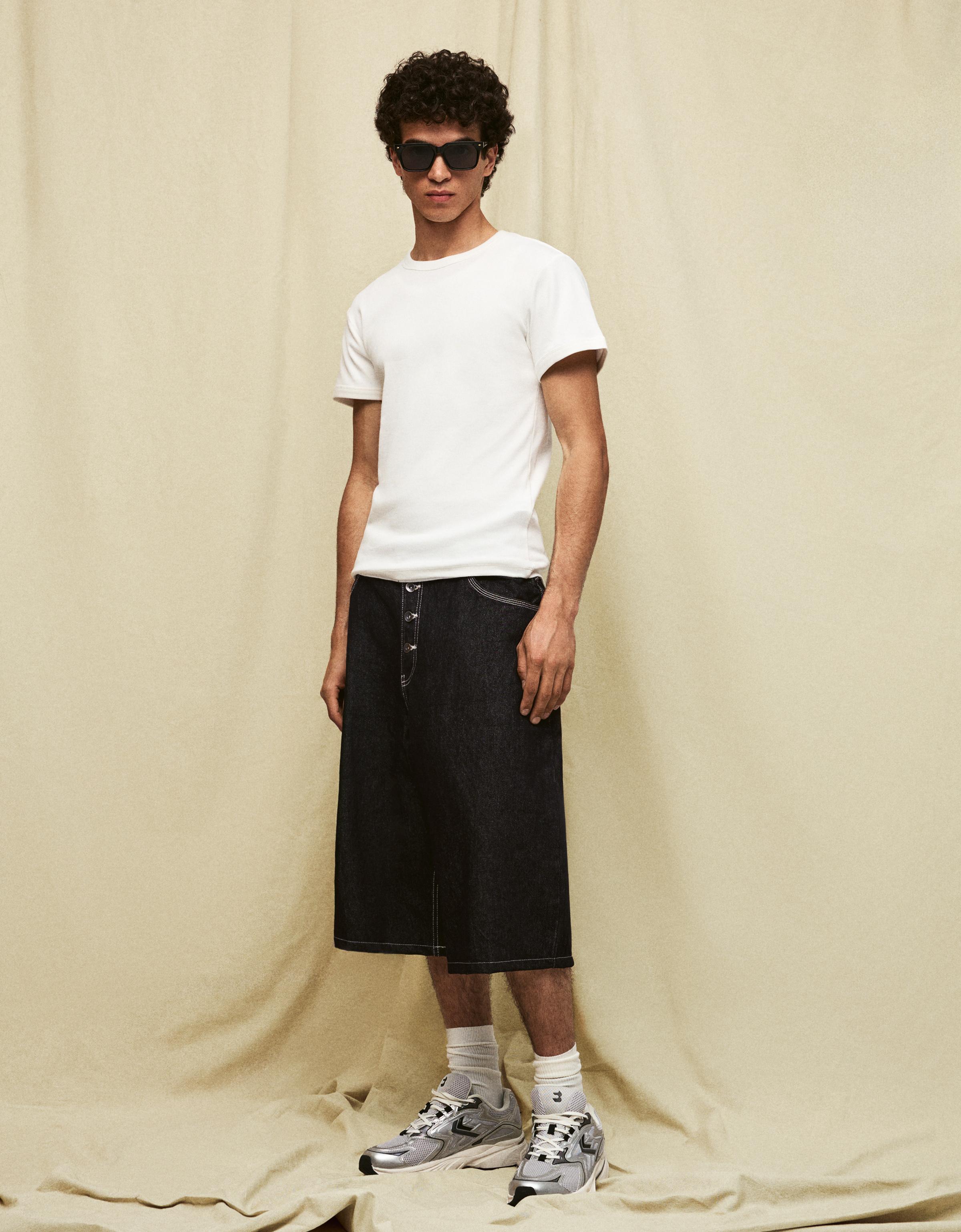 Barrel leg denim Bermuda shorts — Black