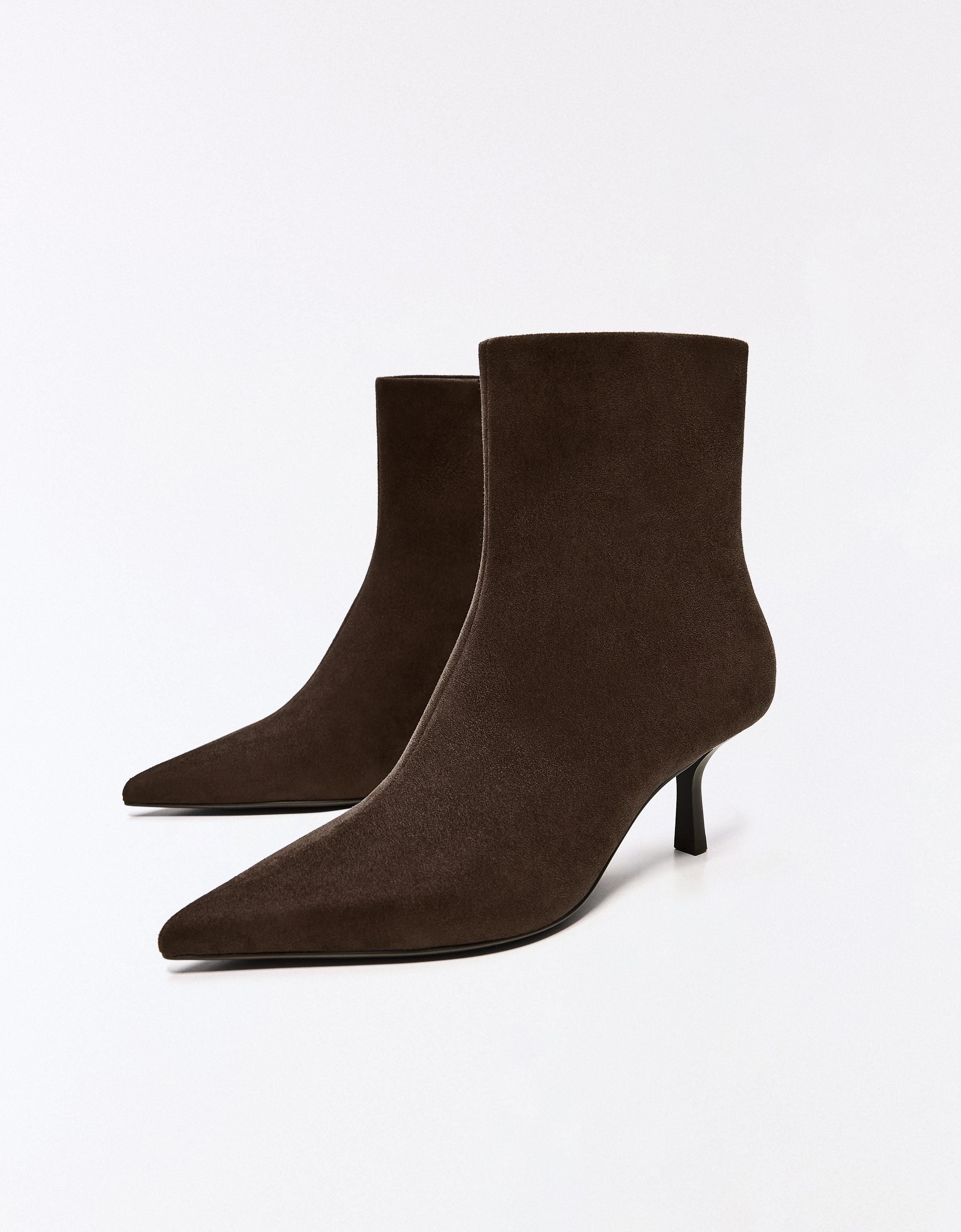 Kitten heel ankle boots — Brown