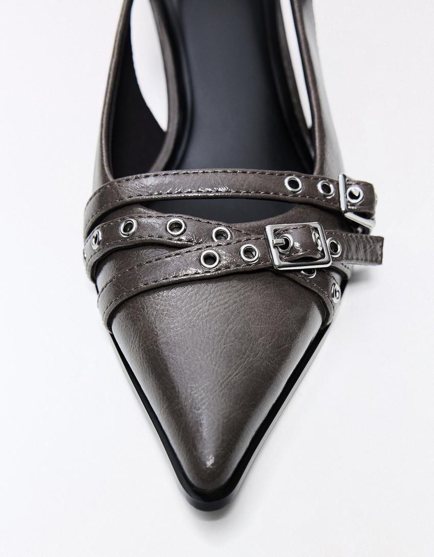 Escarpins kitten heel ouverts à boucles-Gris