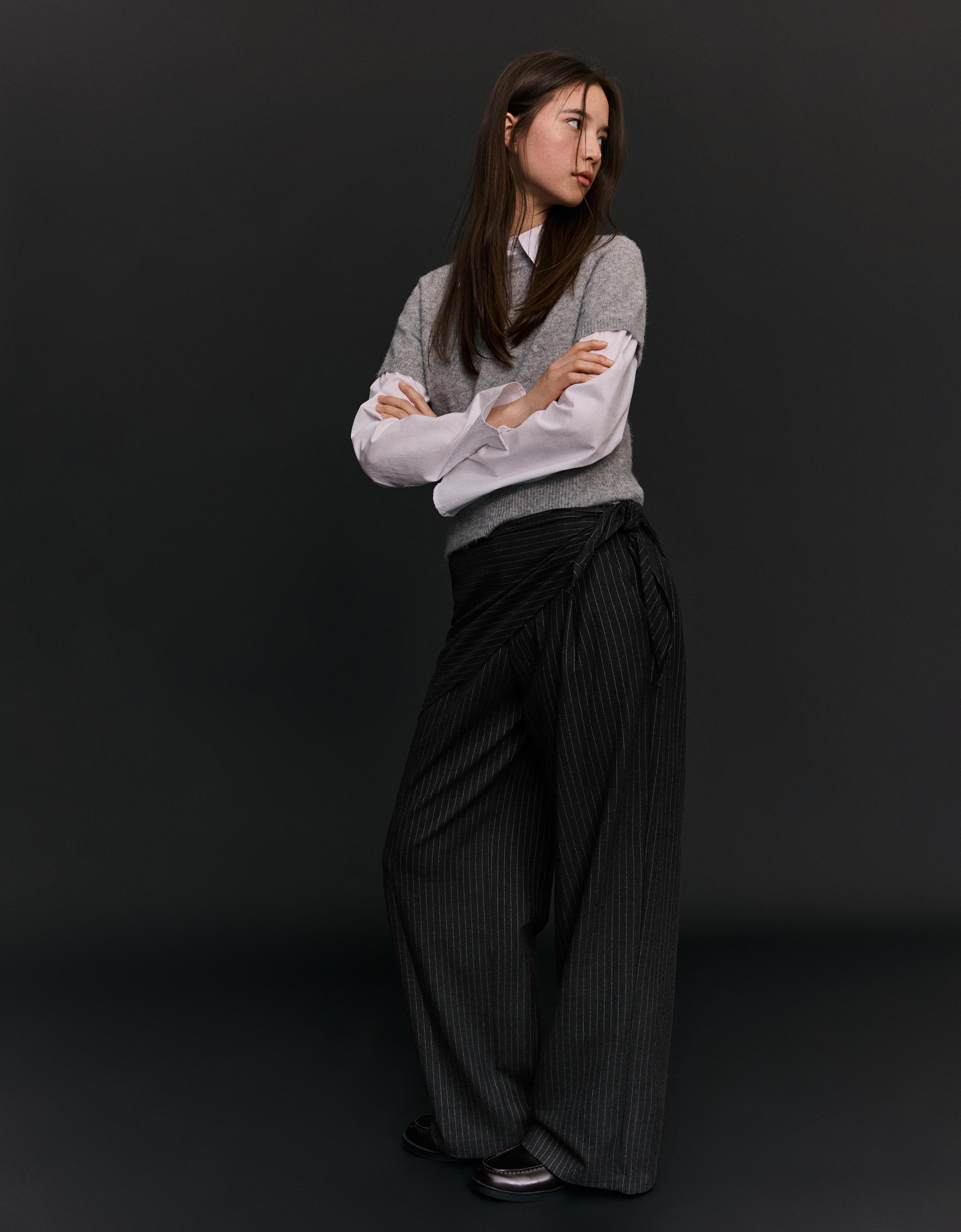 Paçası fularlı tailored fit pantolon - Görsel 22