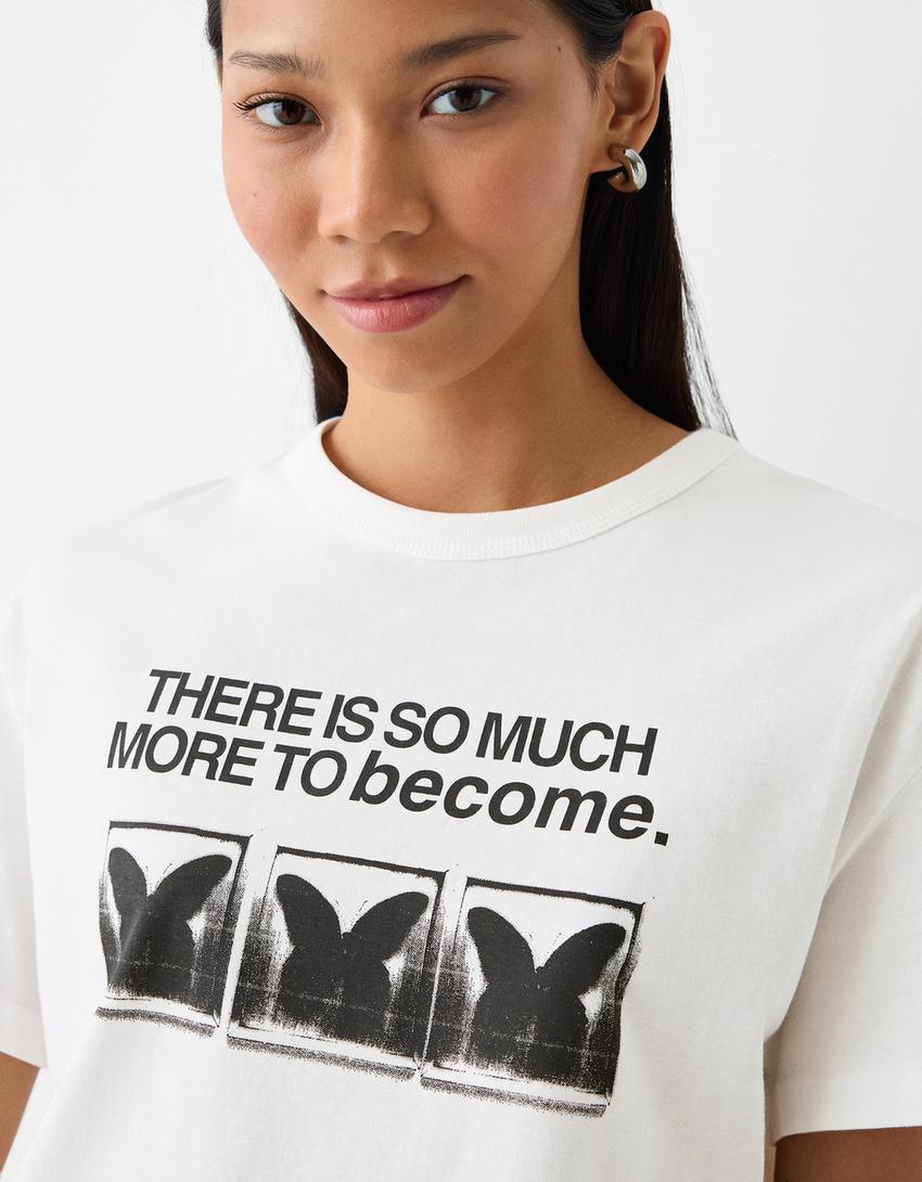 تيشرت قصير بأكمام قصيرة وطبعة-أبيض مطفي-2