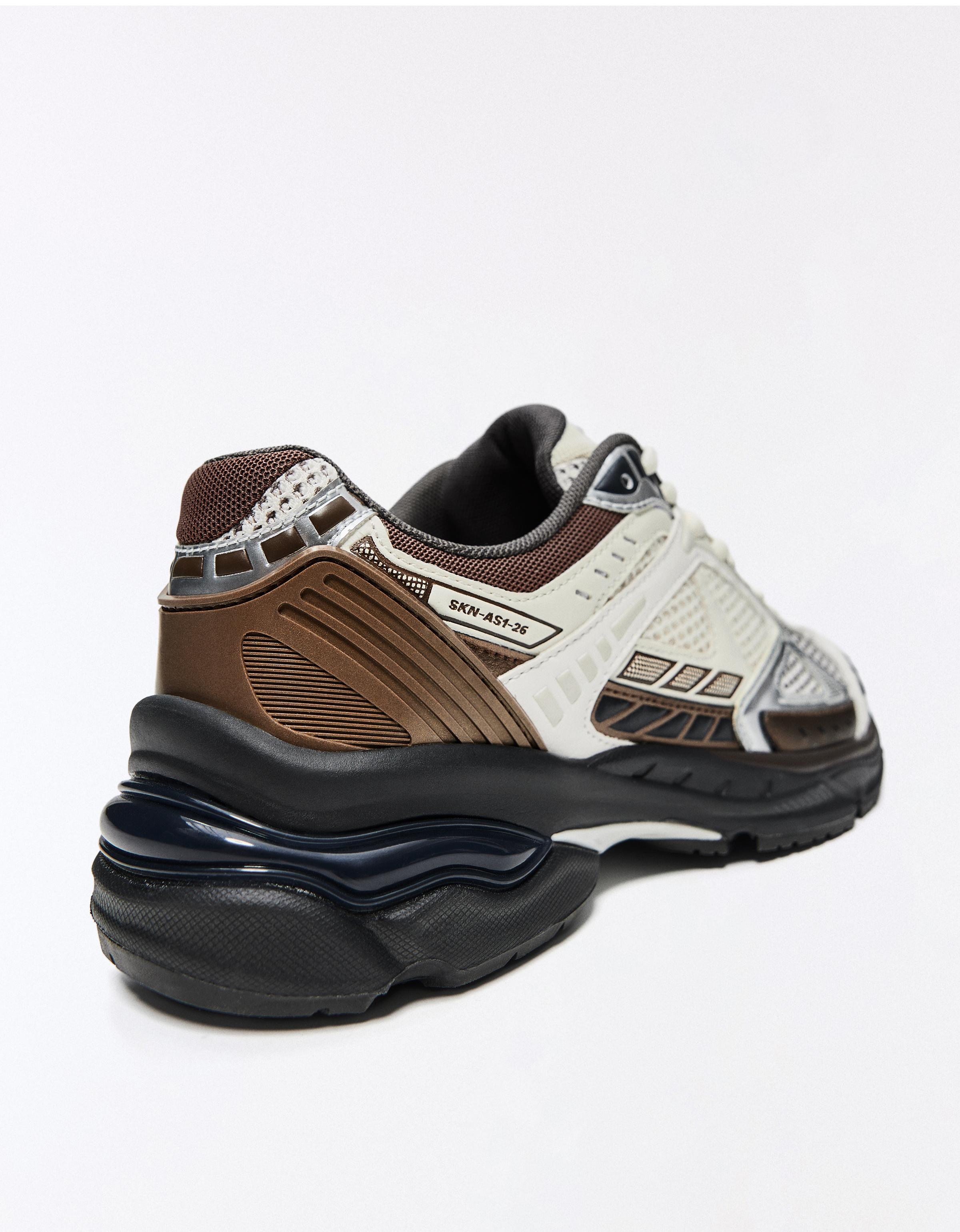 Multi-piece trainers — Multicolored