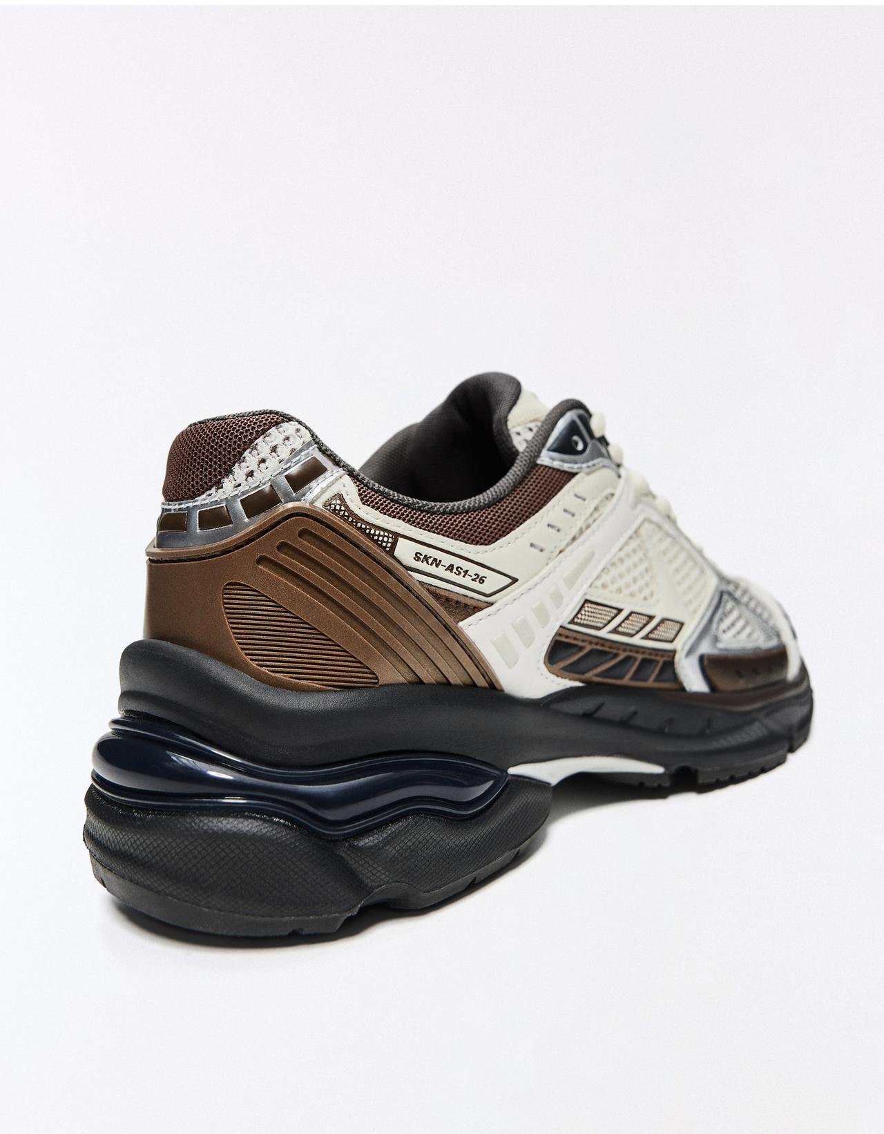 Multi-piece trainers — Multicolored