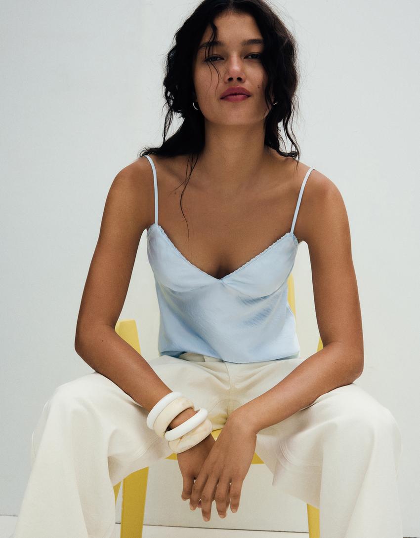 Dantel detaylı saten top-Açık mavi