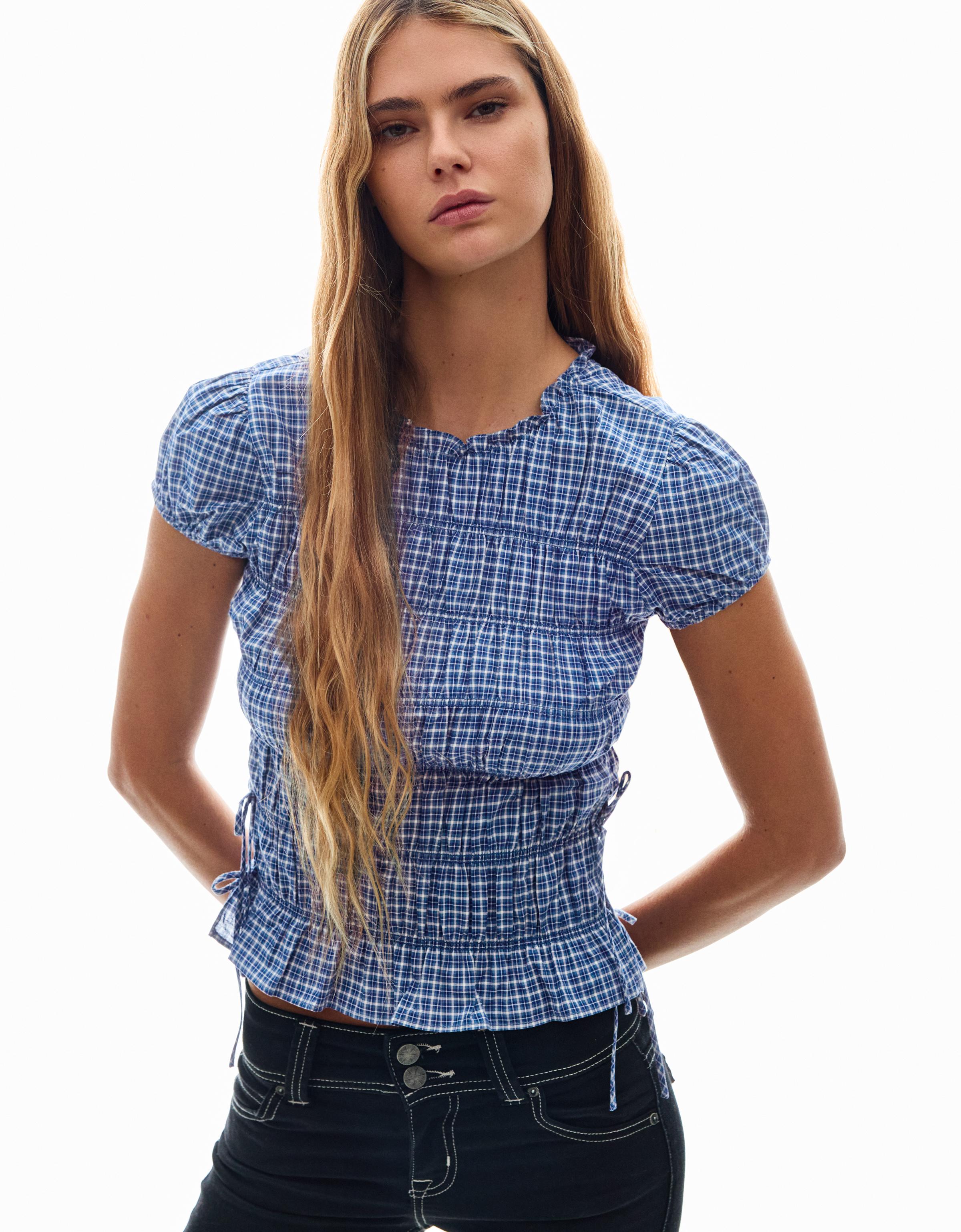 Kısa kollu bağcıklı gömlek