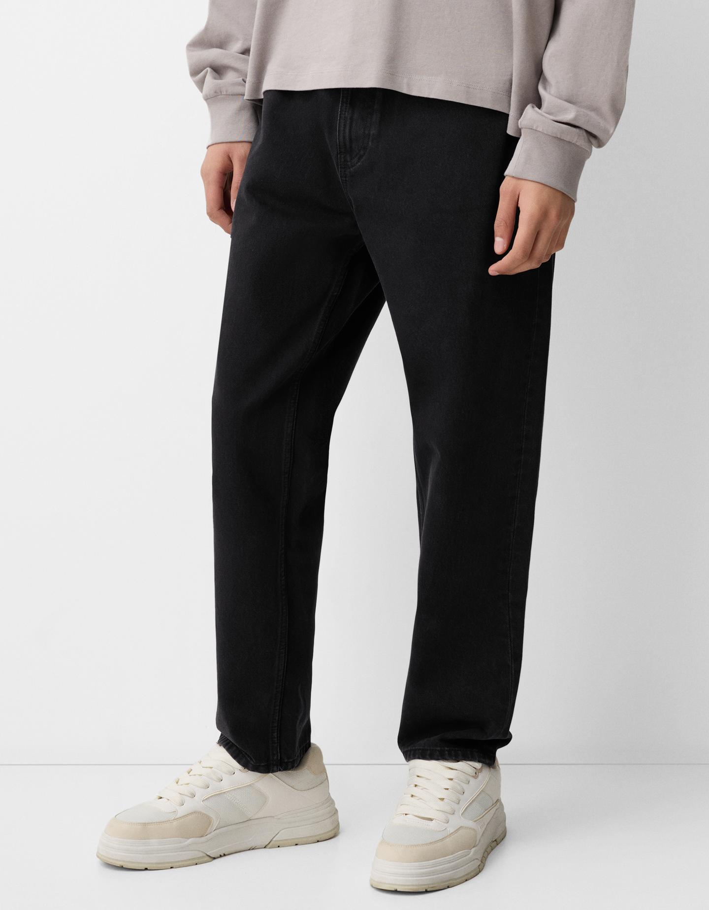 Bershka jeansy o kroju baggy czarny