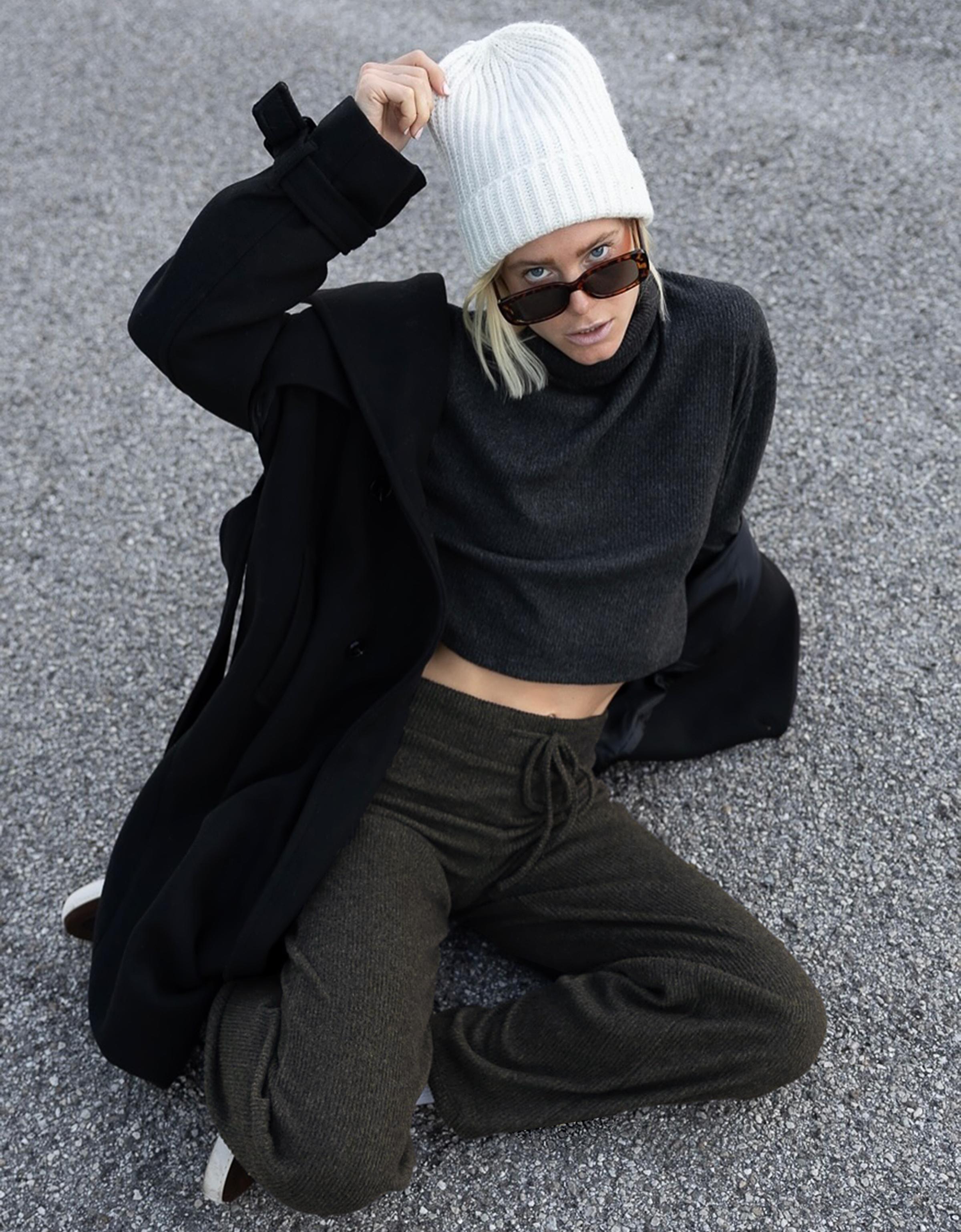 Turn-up knit beanie — Cream