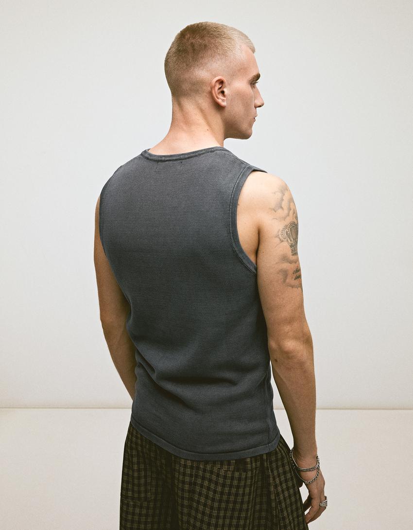 T-shirt met bandjes, patch en verwassen effect-Donkergrijs
