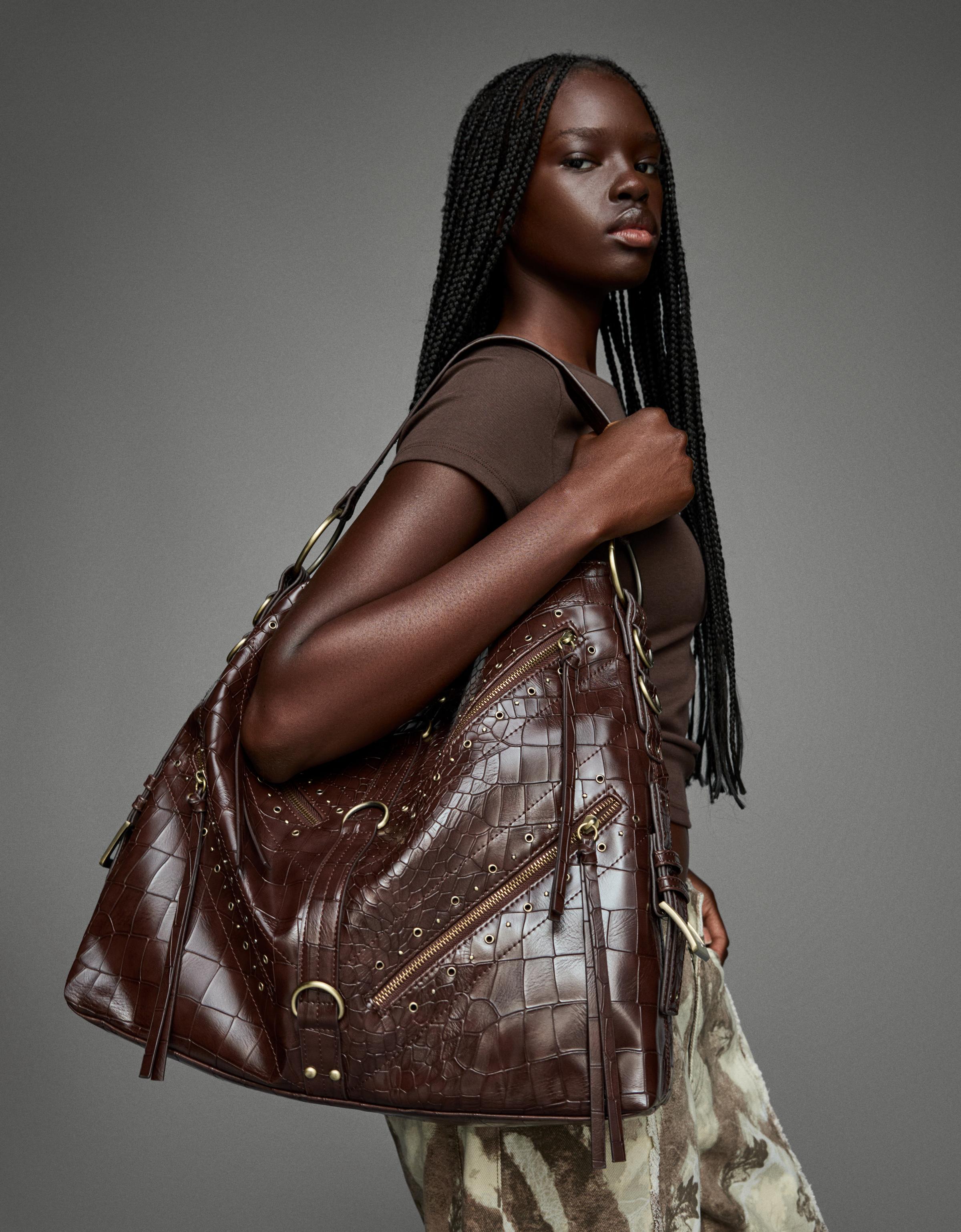 Bershka Maxi-Tasche Aus Kunstleder Mit Nieten Damen Braun