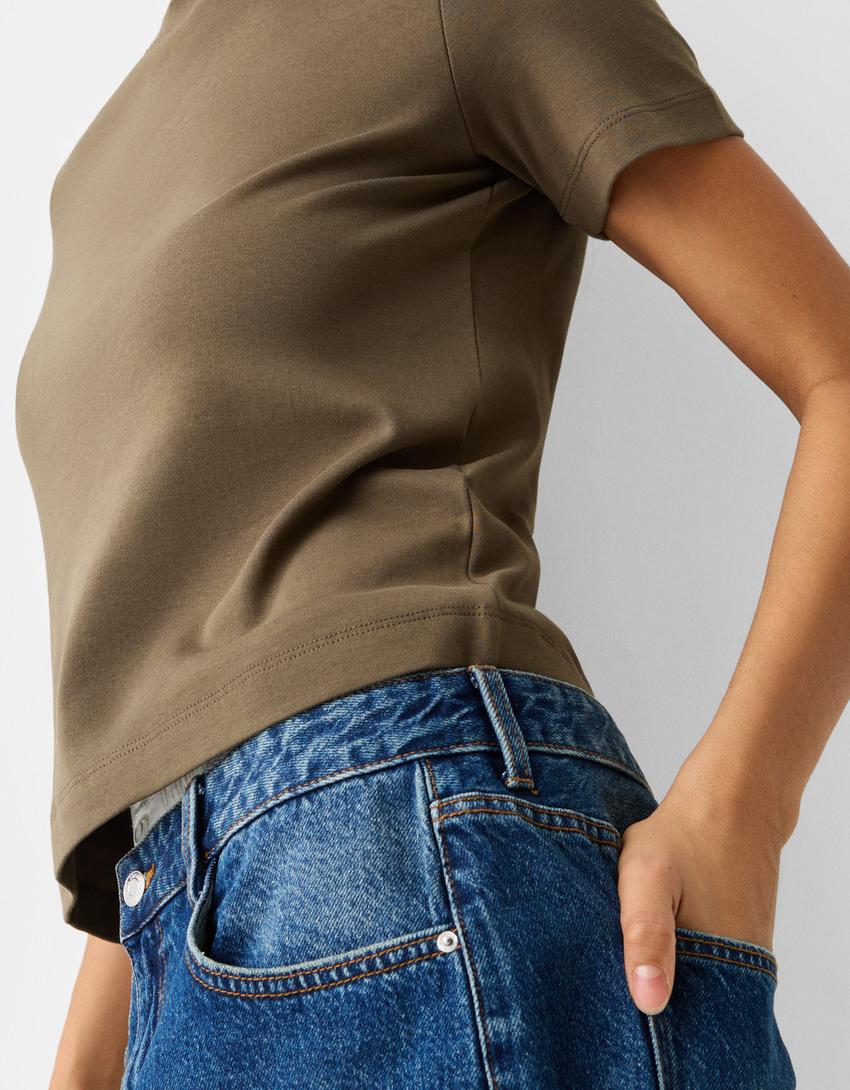 T-shirt manga curta regular fit-Caqui-5