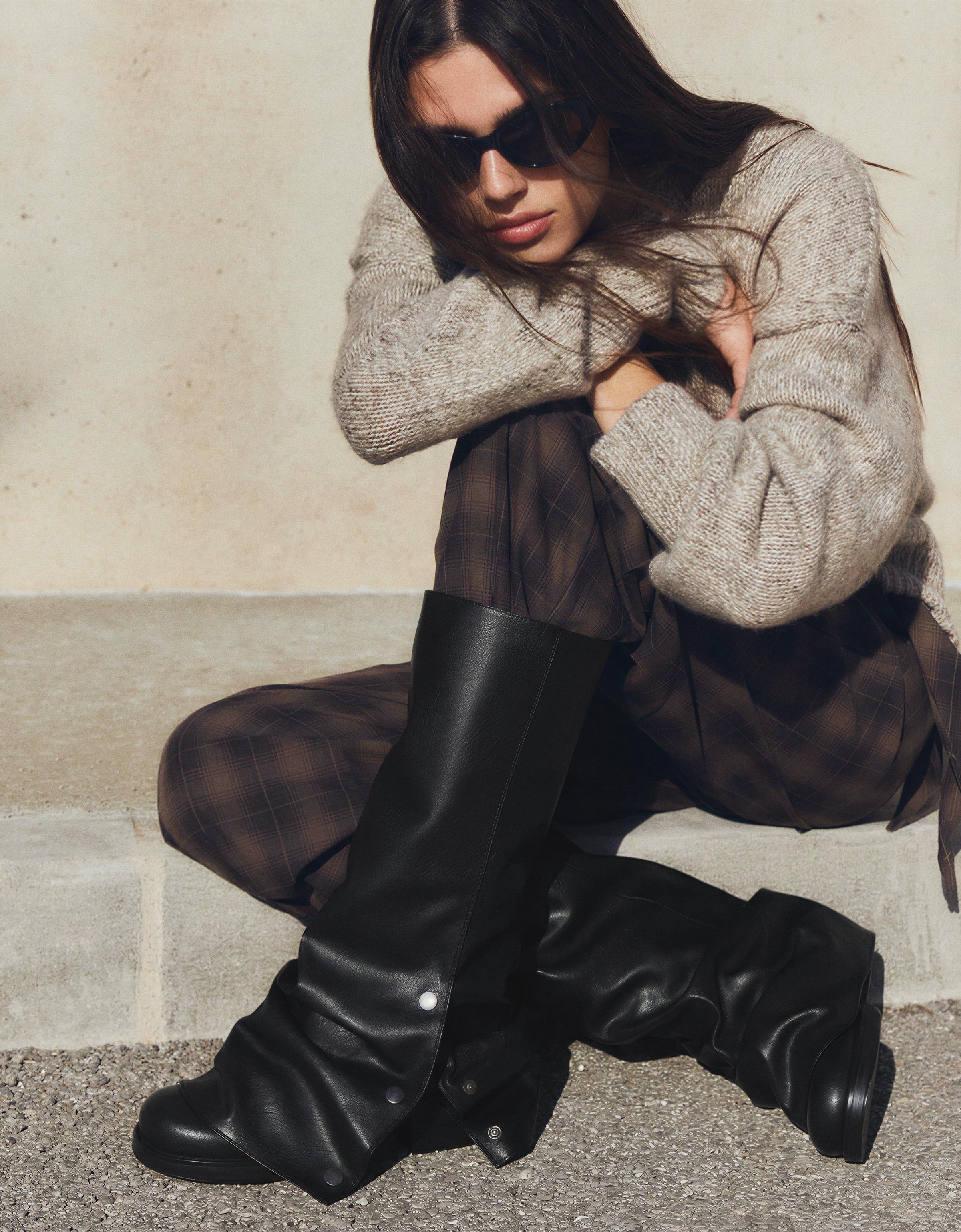 Flat trouser boots — BLACK
