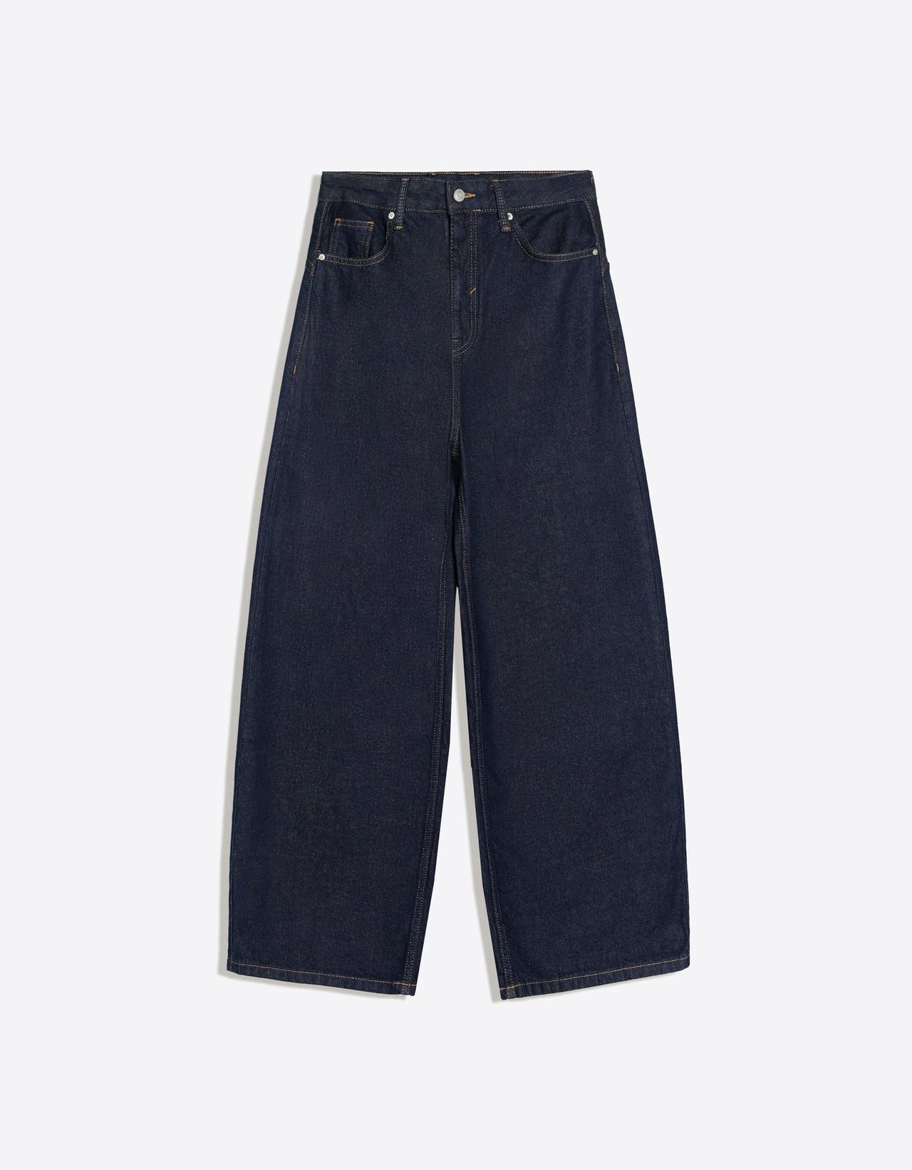 Barrel jeans with back buckle — Navy