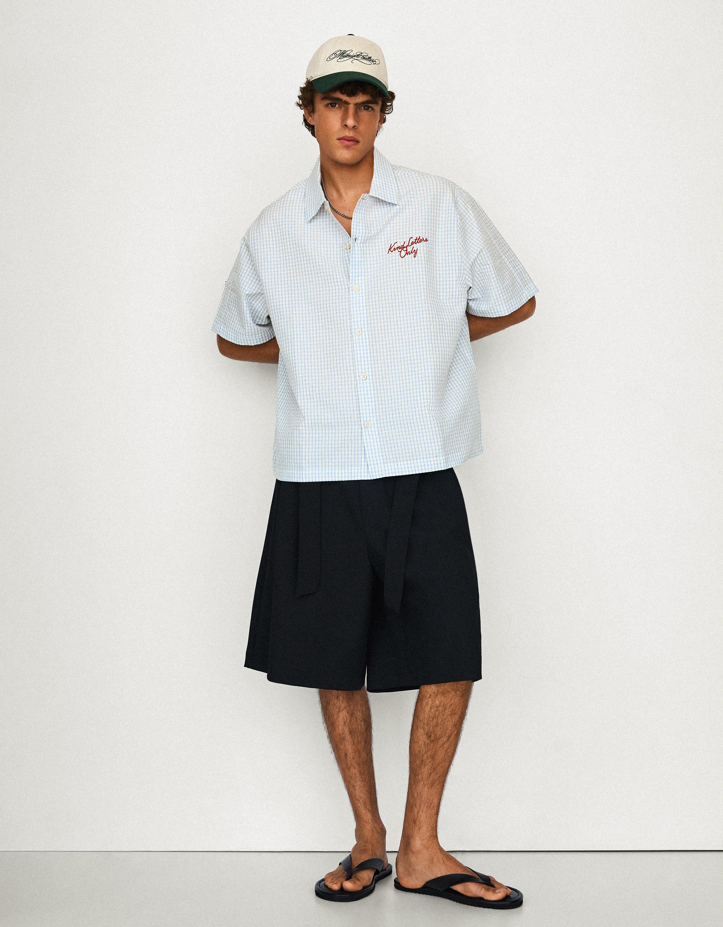 Boxy embroidered short sleeve shirt — Light blue