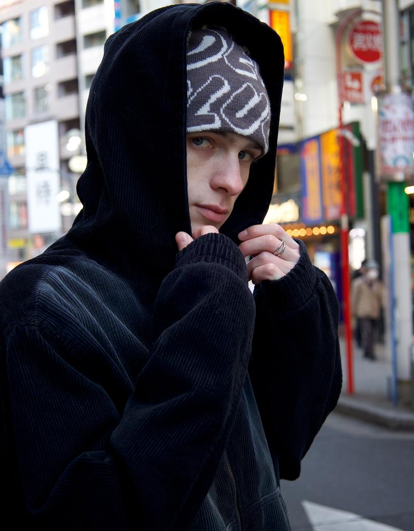 Cazadora boxy pana capucha-Negro