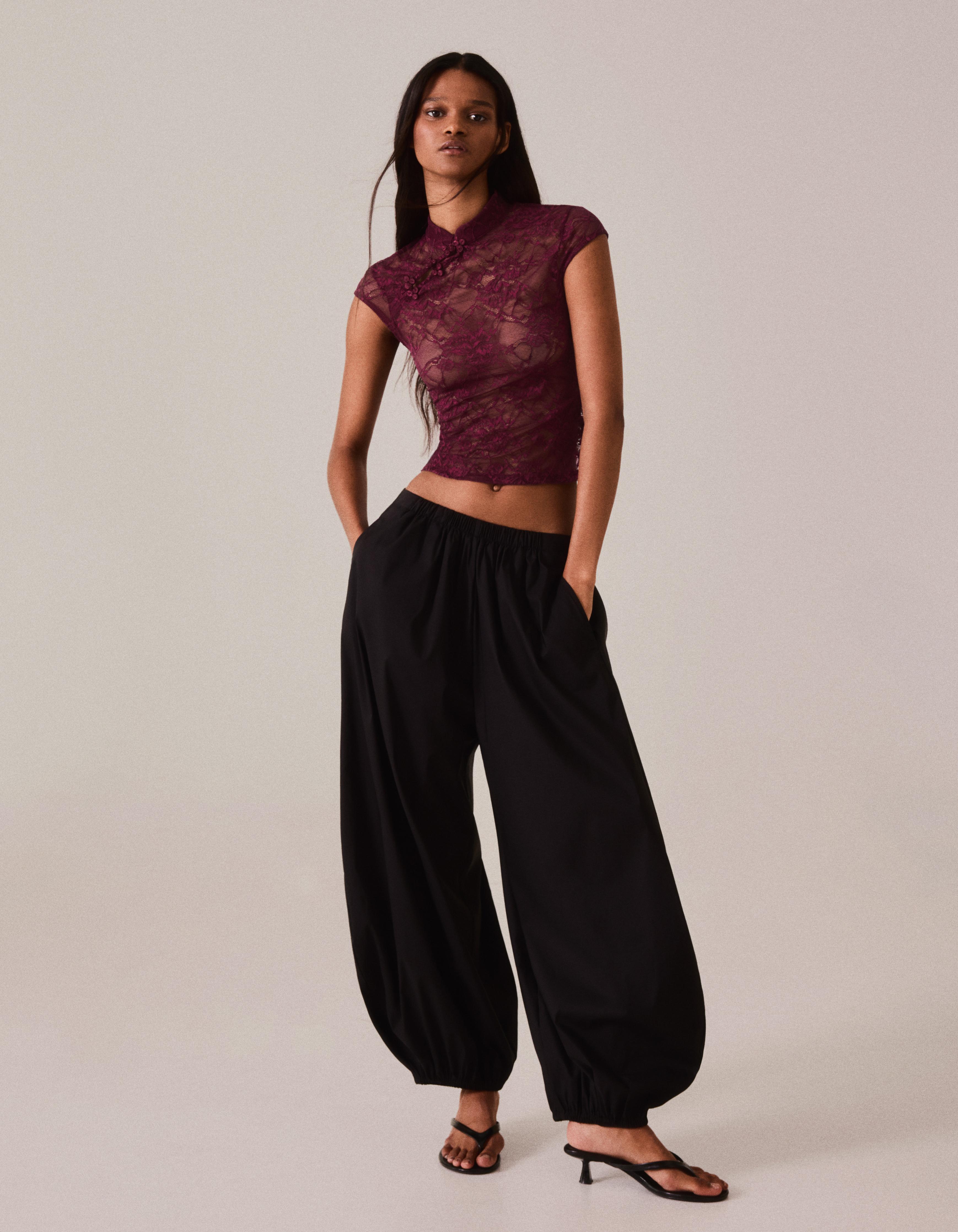 Lace top with clasp — Burgundy